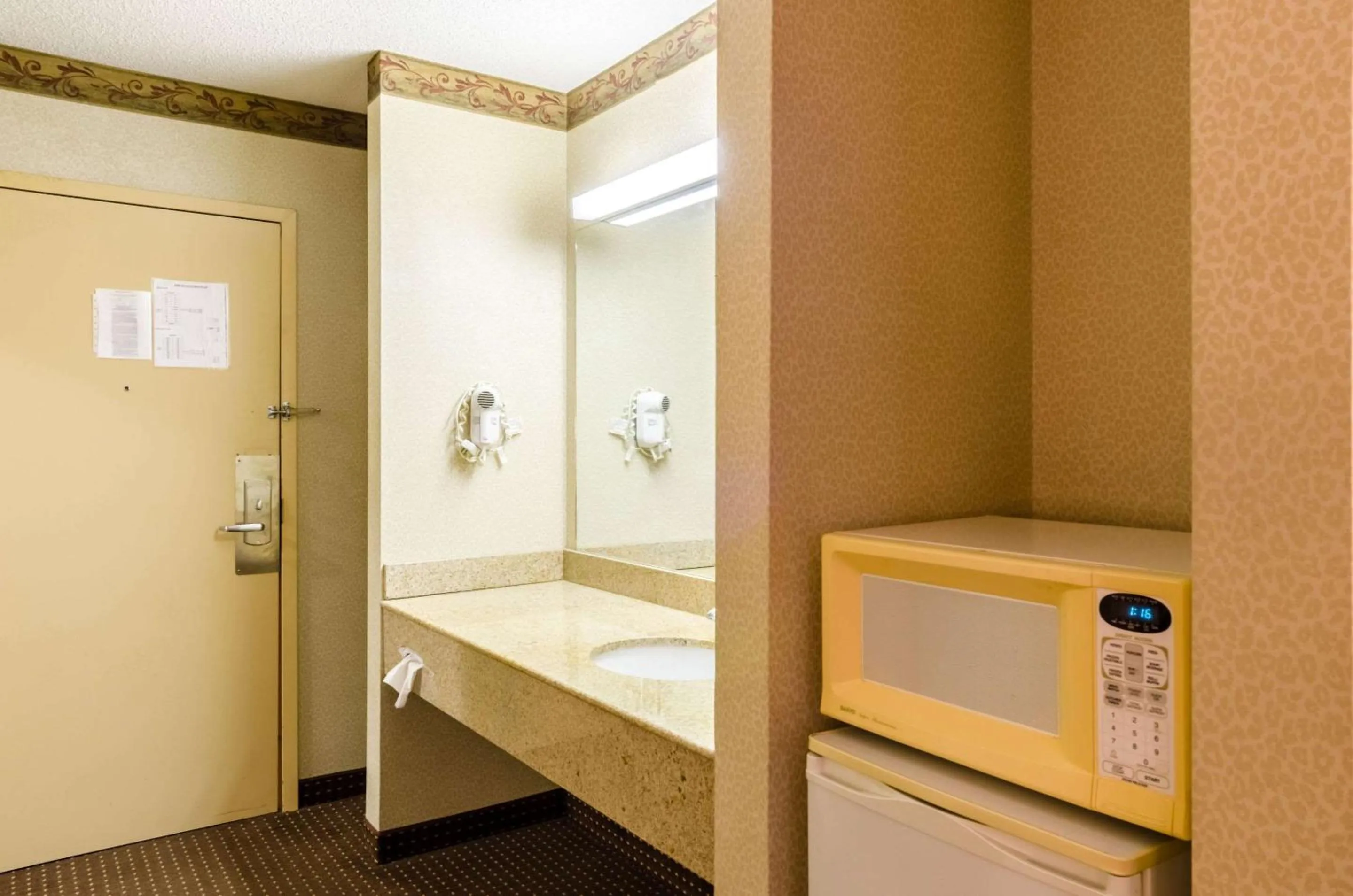 Photo of the whole room in Fairbridge Inn Express Pittsfield