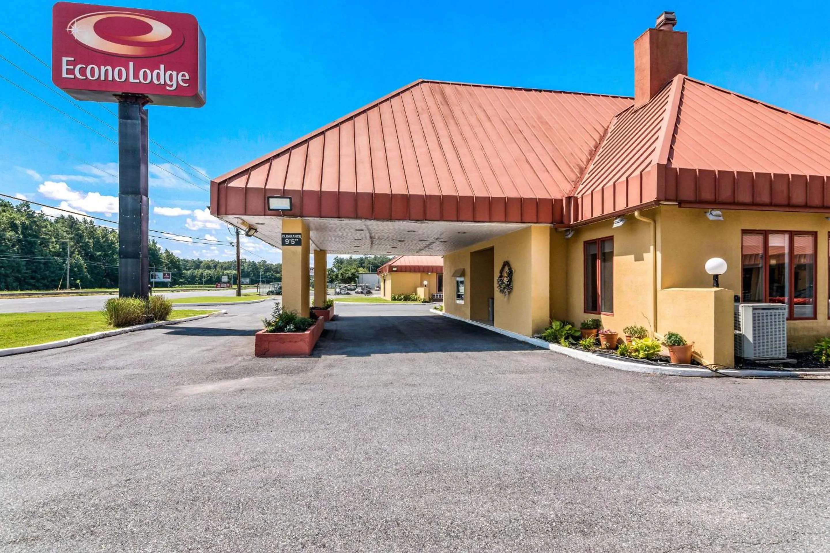 Property building in Econo Lodge Pocomoke City Hwy 13