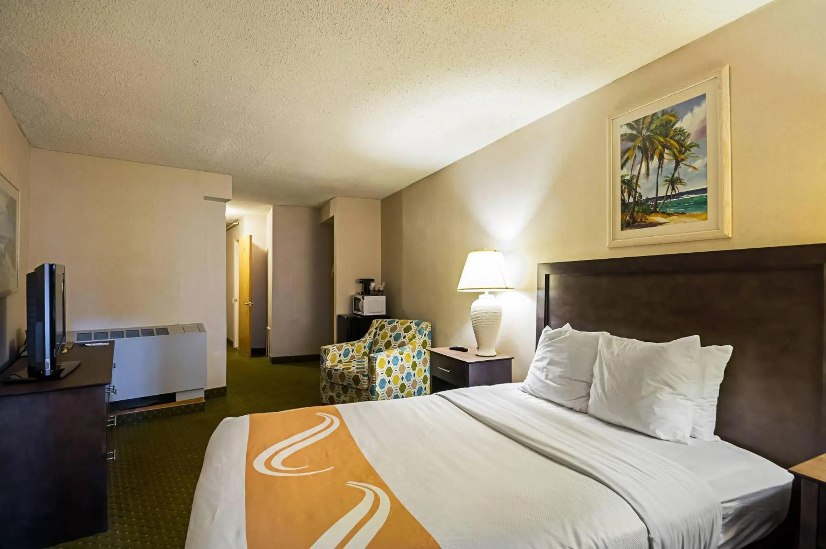 Bedroom, Bed in Quality Inn Oceanfront Bedroom, Bed in Quality Inn Oceanfront