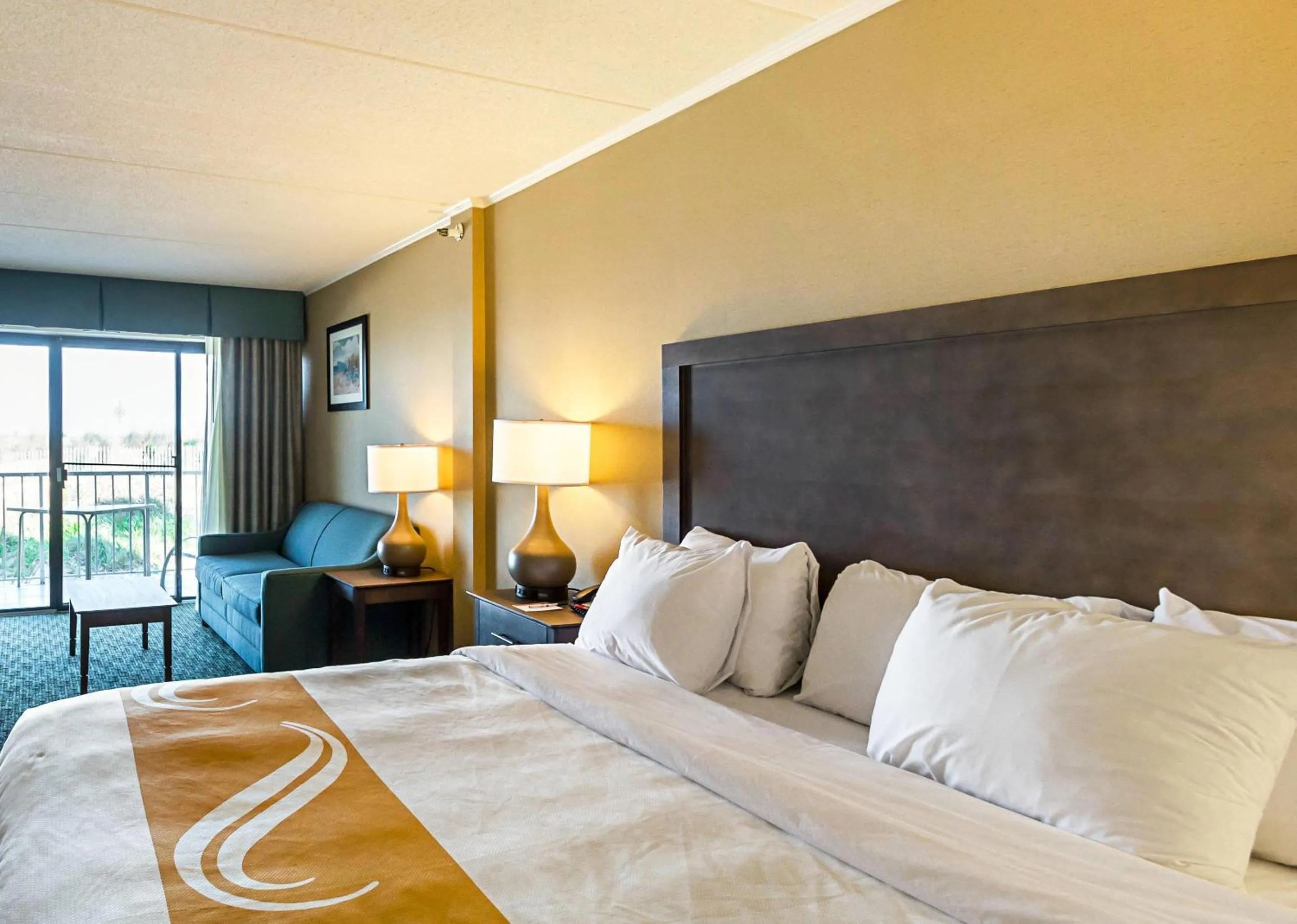 Bedroom, Bed in Quality Inn Oceanfront