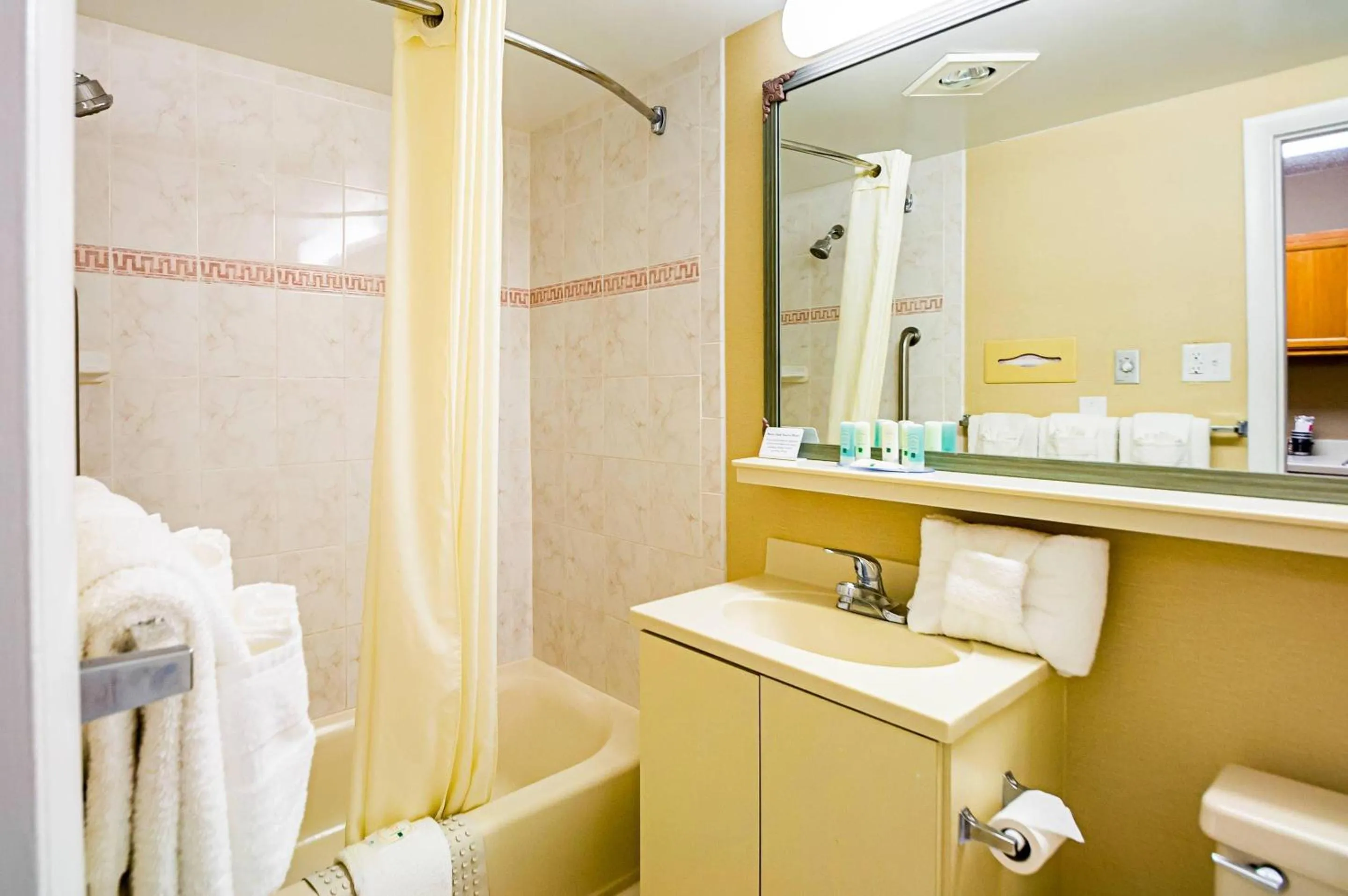 Bedroom in Quality Inn Oceanfront