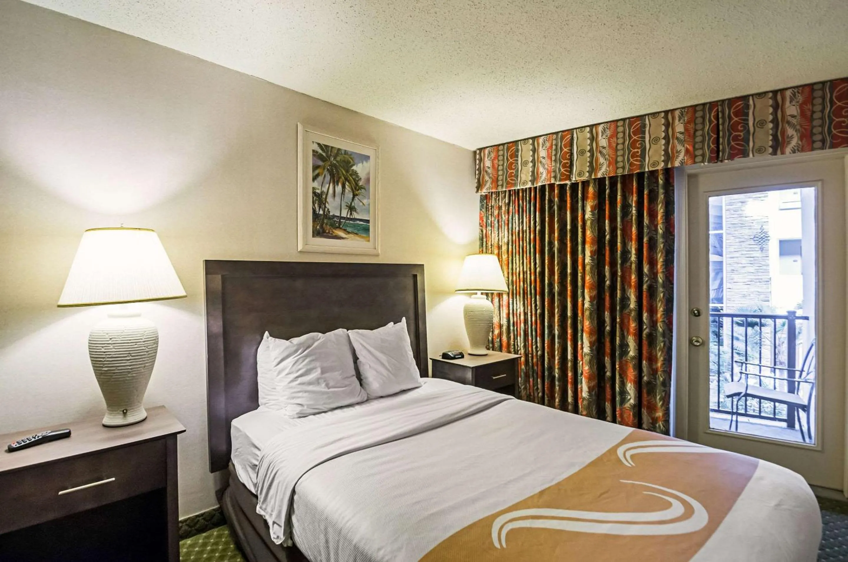 Photo of the whole room, Bed in Quality Inn Oceanfront