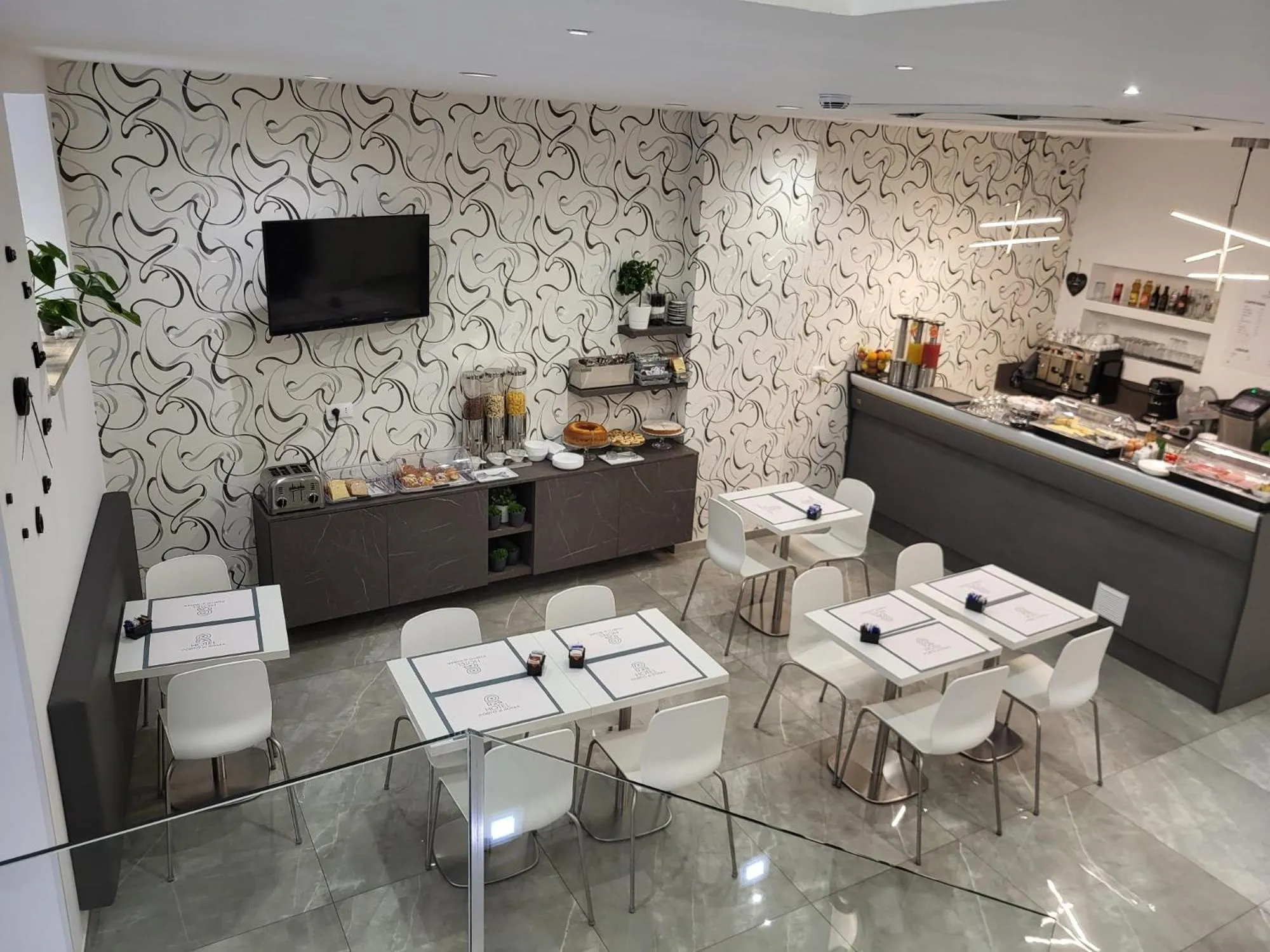 Breakfast in Hotel Porto Di Roma