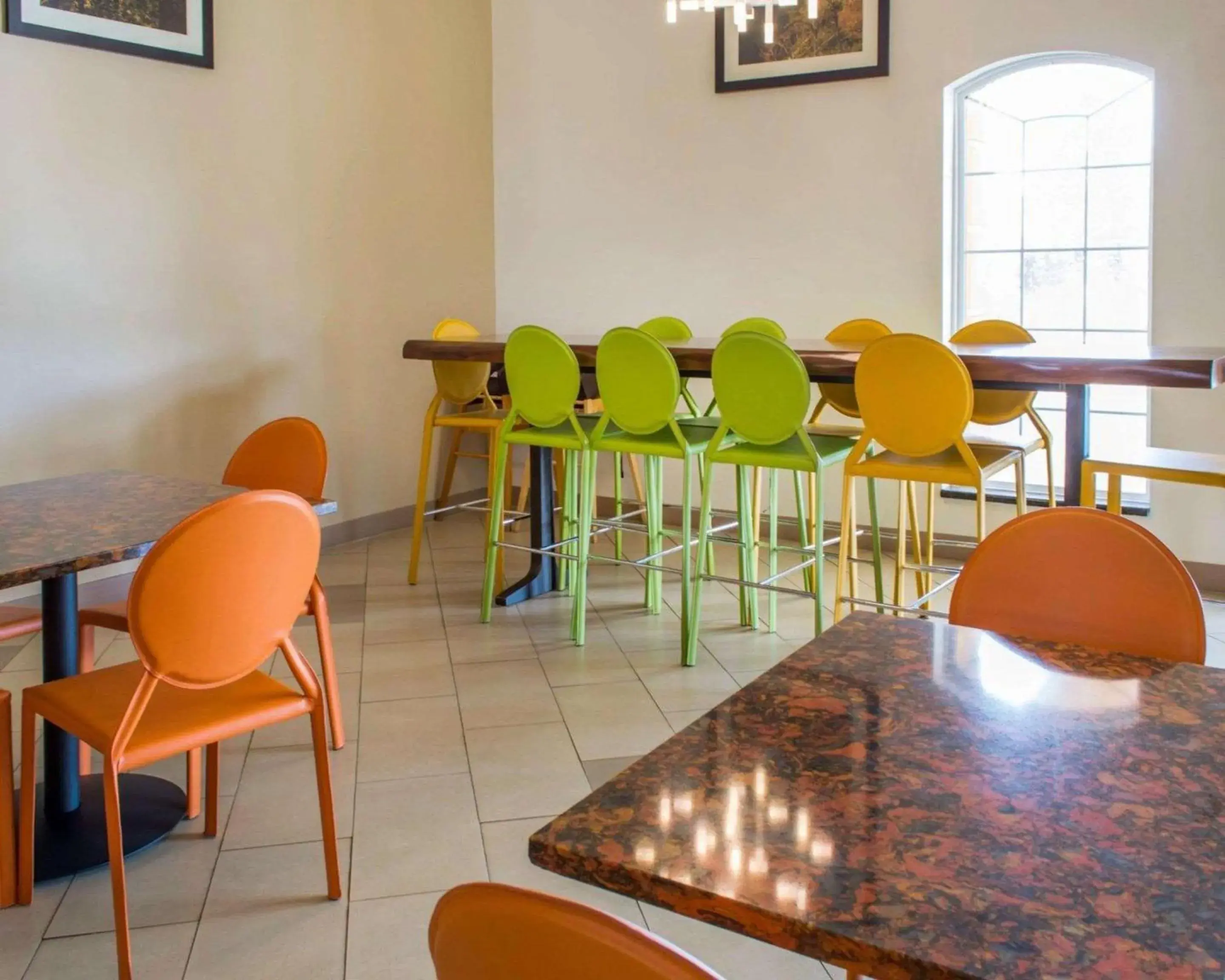 Breakfast in Quality Suites Waldorf Breakfast in Quality Suites Waldorf