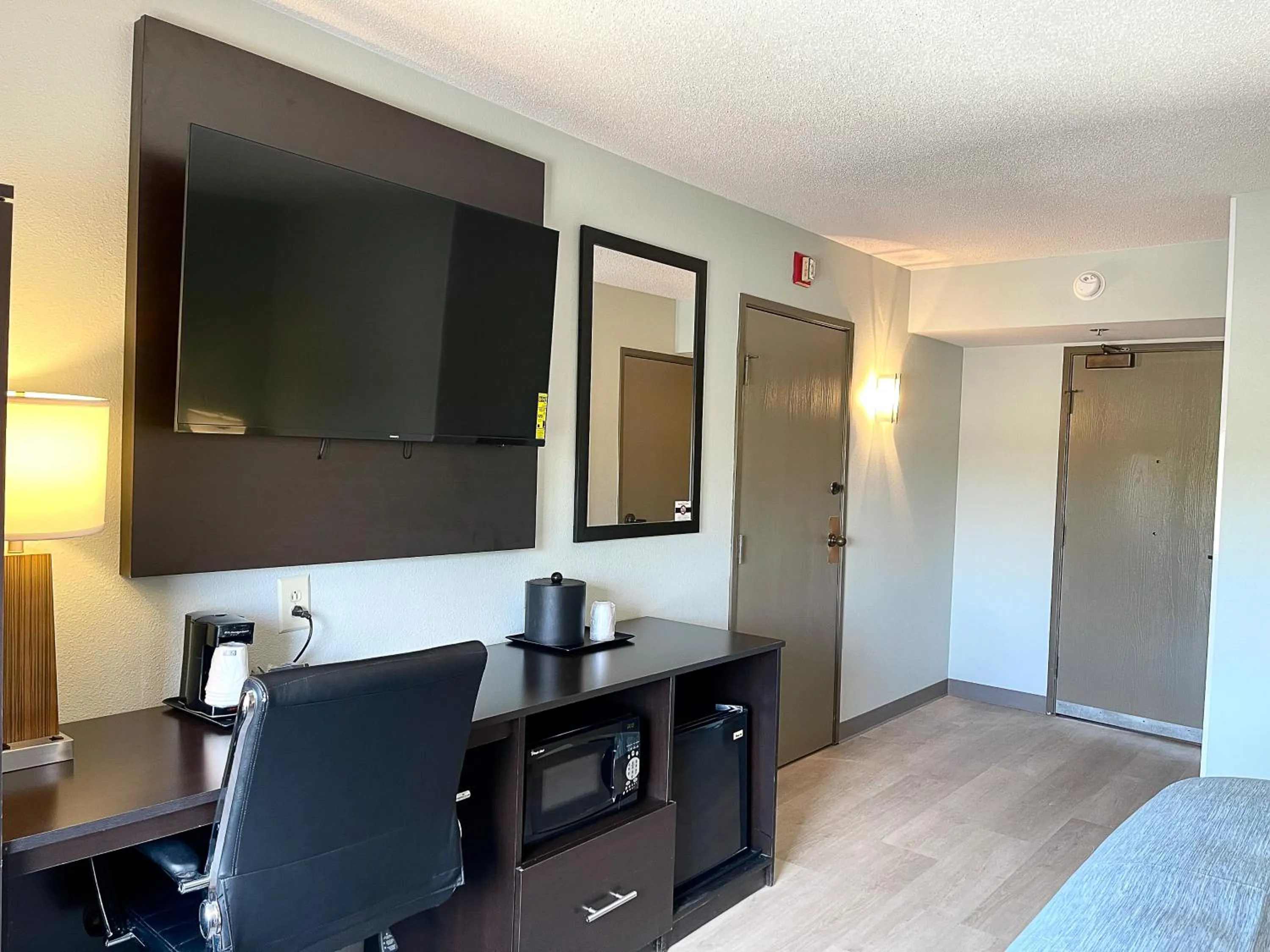 TV and multimedia in Wingate by Wyndham Salisbury