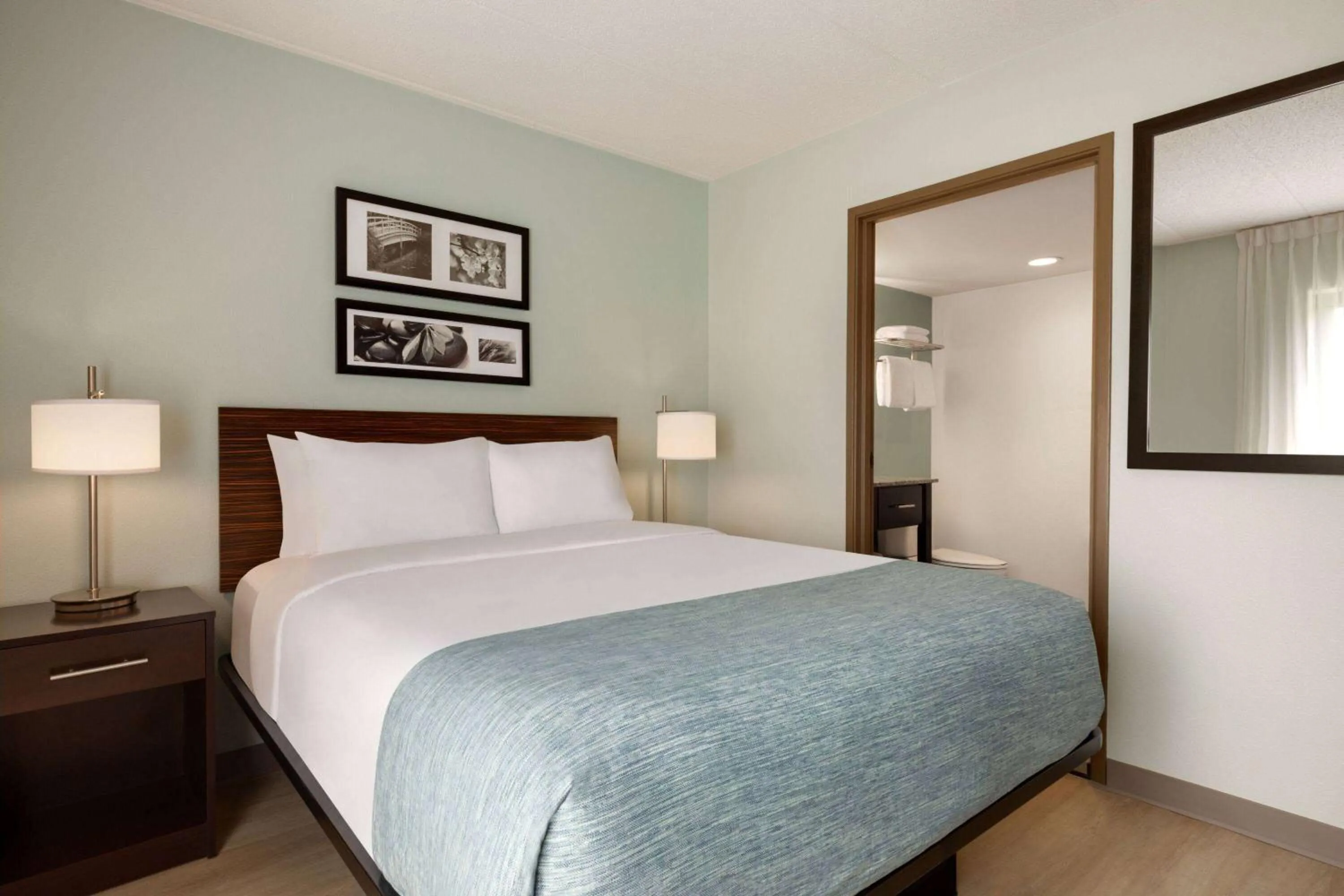 Photo of the whole room, Bed in Wingate by Wyndham Salisbury