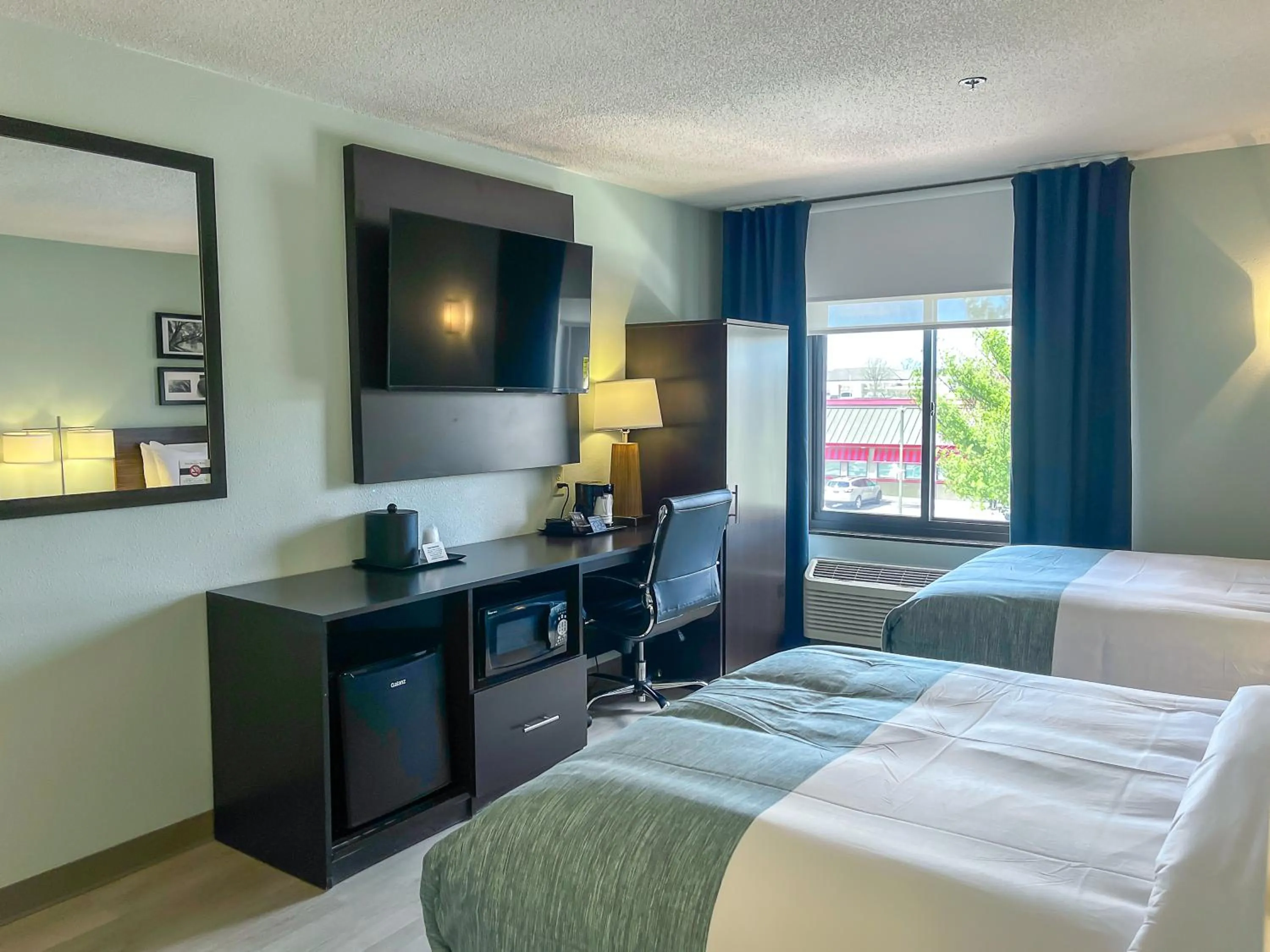 Bedroom, Bed in Wingate by Wyndham Salisbury