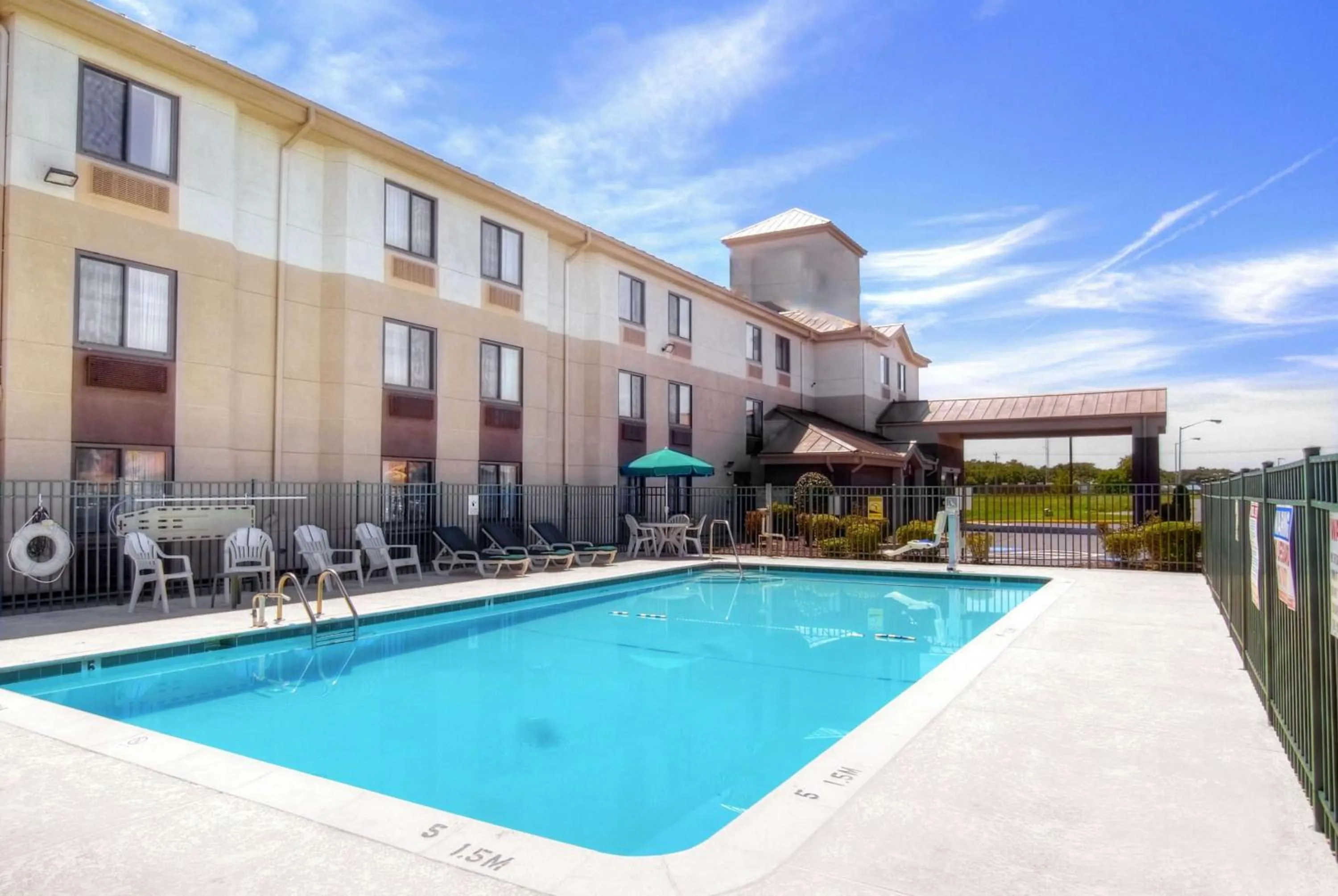 Pool view, Property Building in Sleep Inn Salisbury