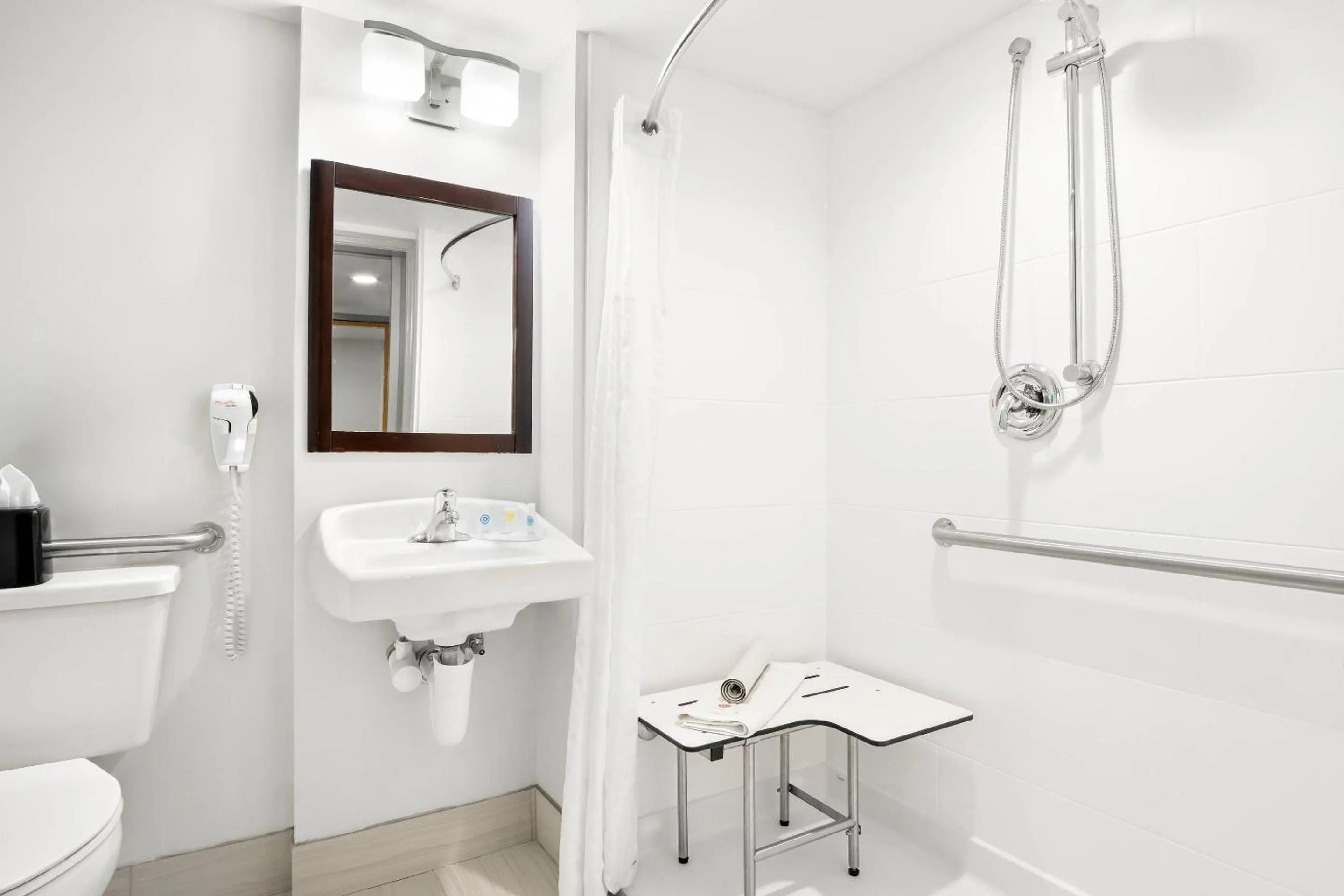 Bedroom in Comfort Inn Gold Coast