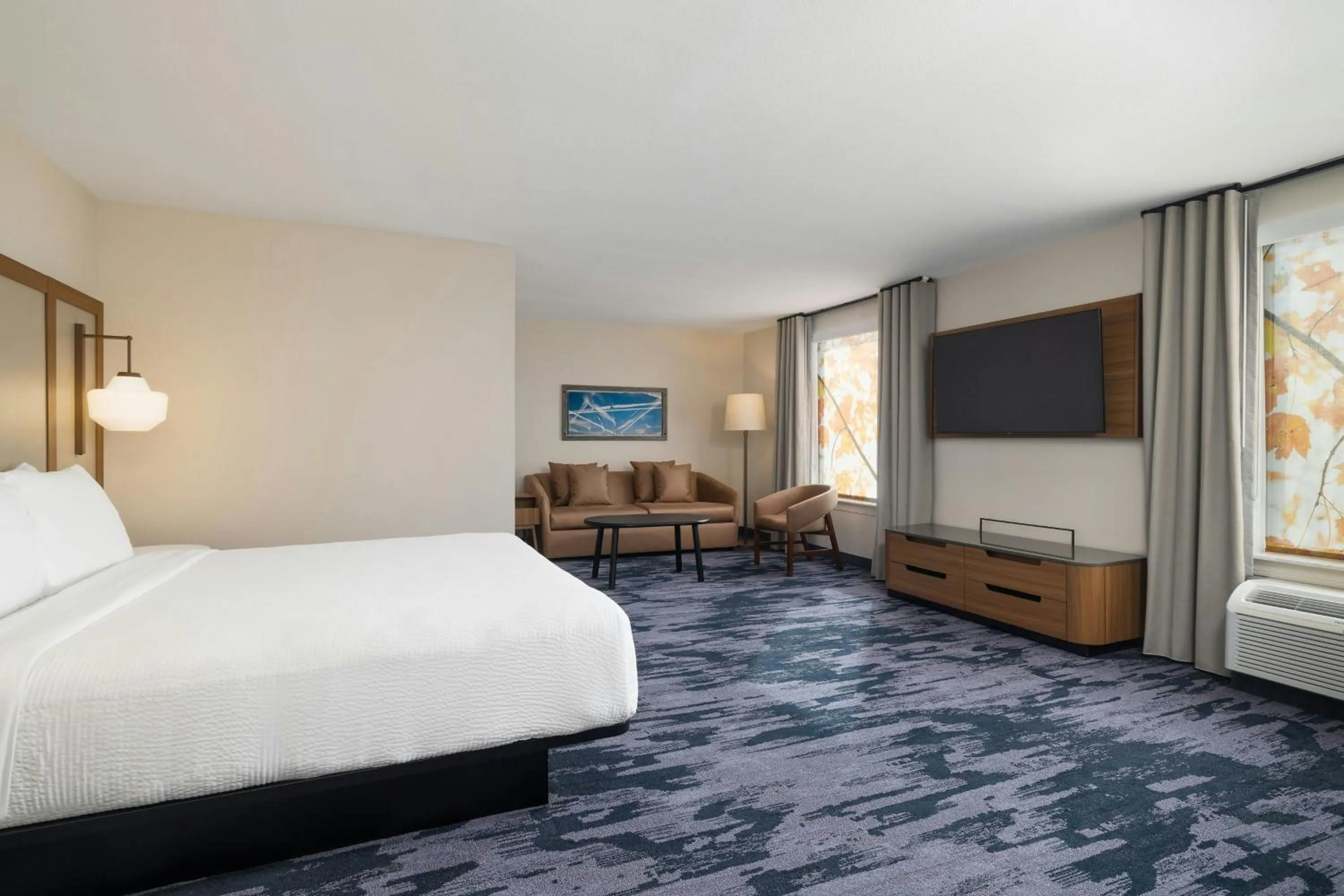 Photo of the whole room, Bed in Fairfield by Marriott Inn & Suites Clinton