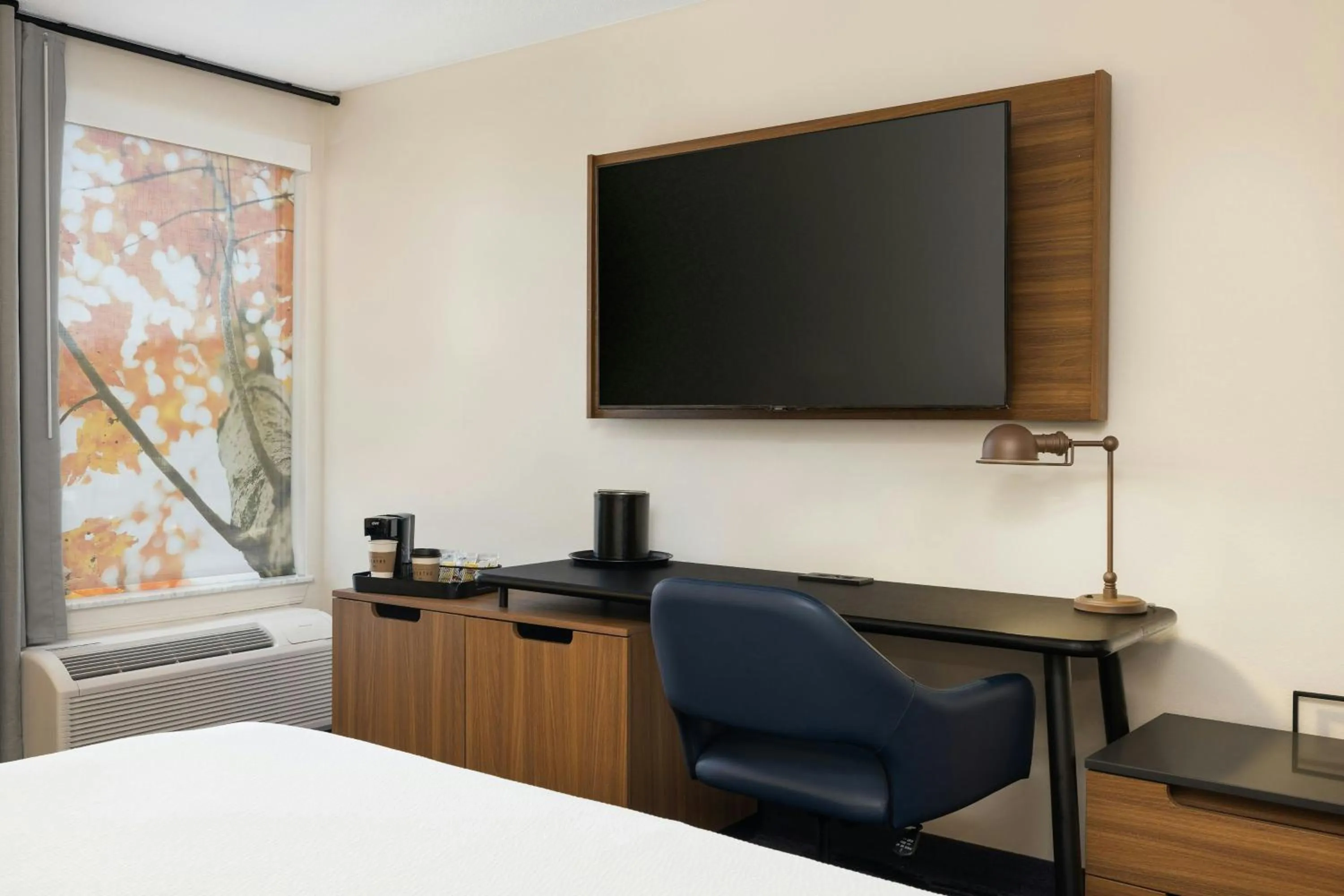 Photo of the whole room, Bed in Fairfield by Marriott Inn & Suites Clinton