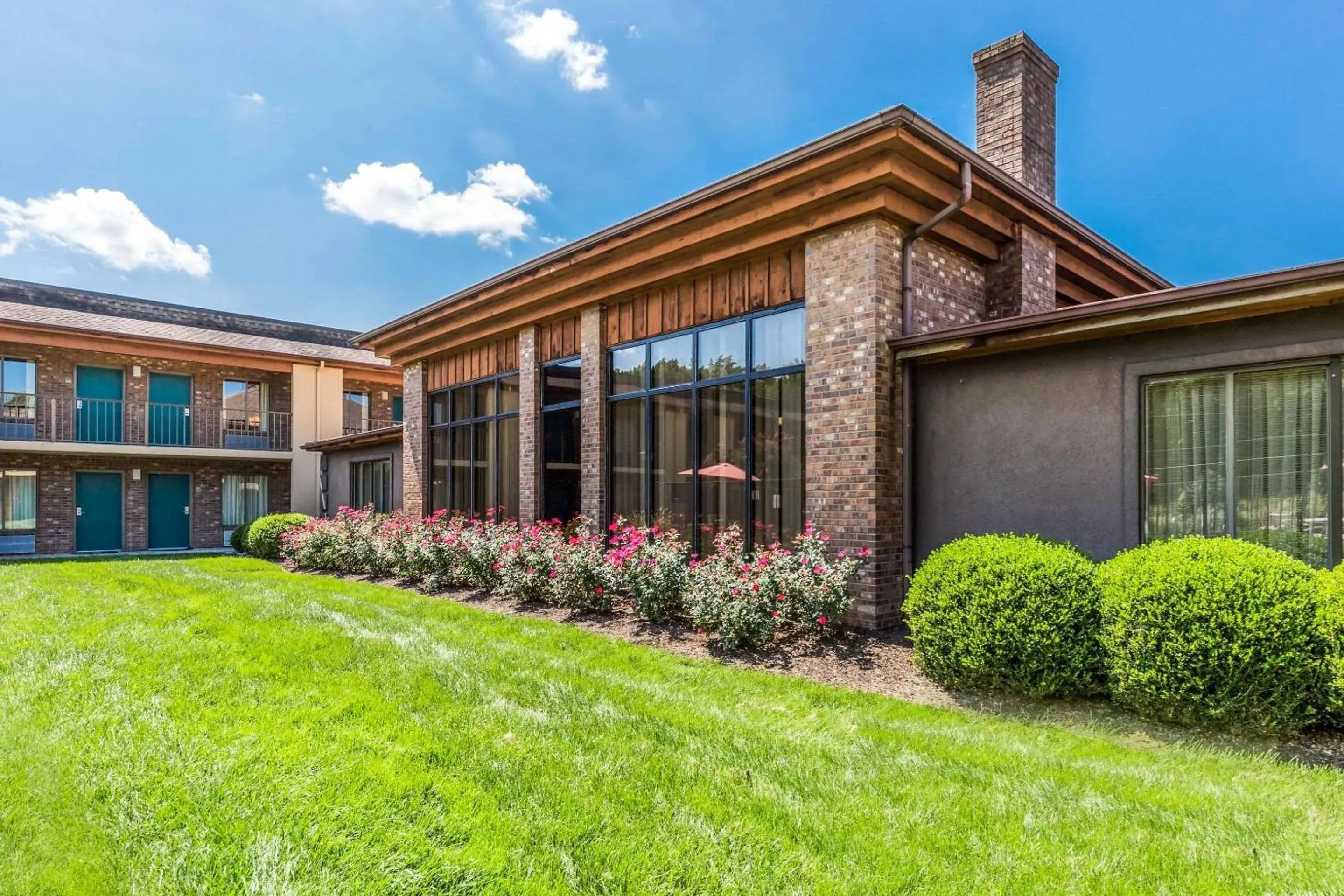 Property building in Quality Inn Easton Property building in Quality Inn Easton