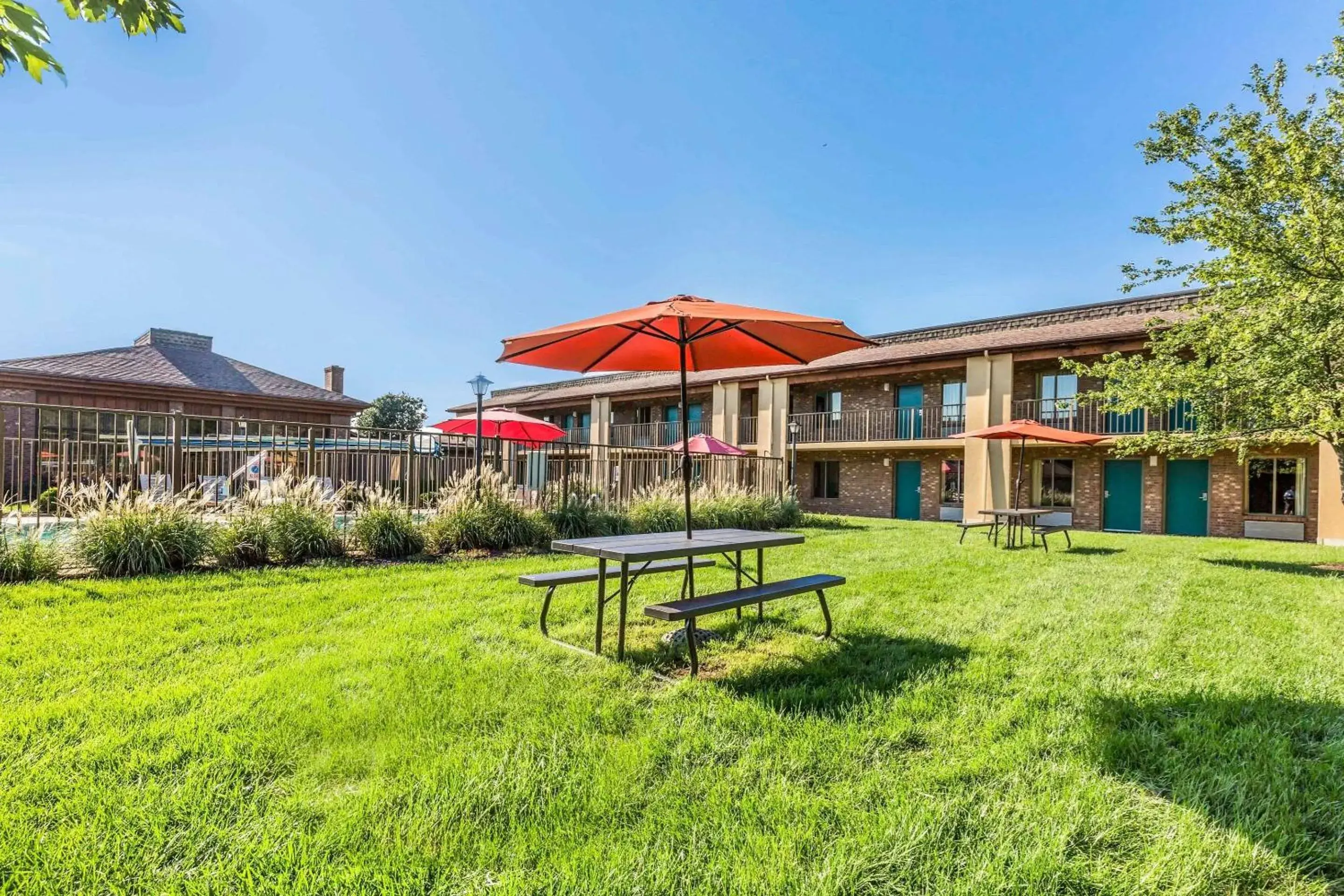 Property building in Quality Inn Easton Property building in Quality Inn Easton