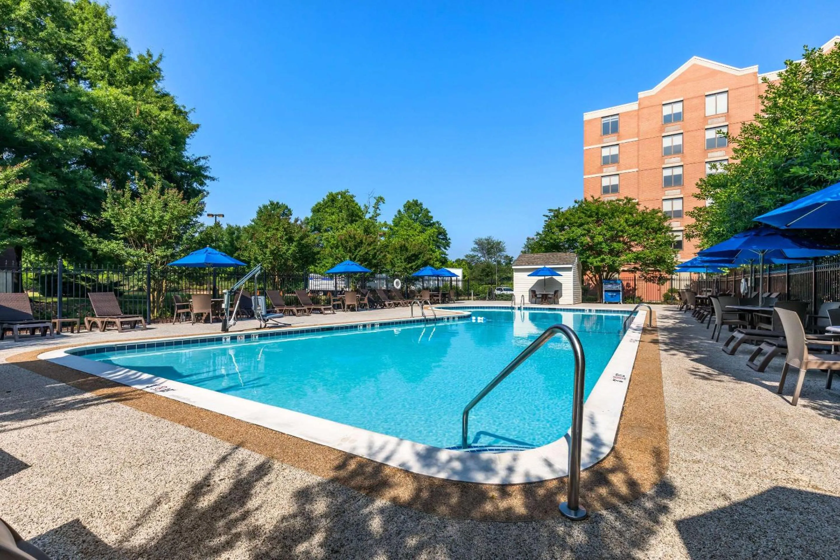 Swimming pool in Comfort Inn Conference Center