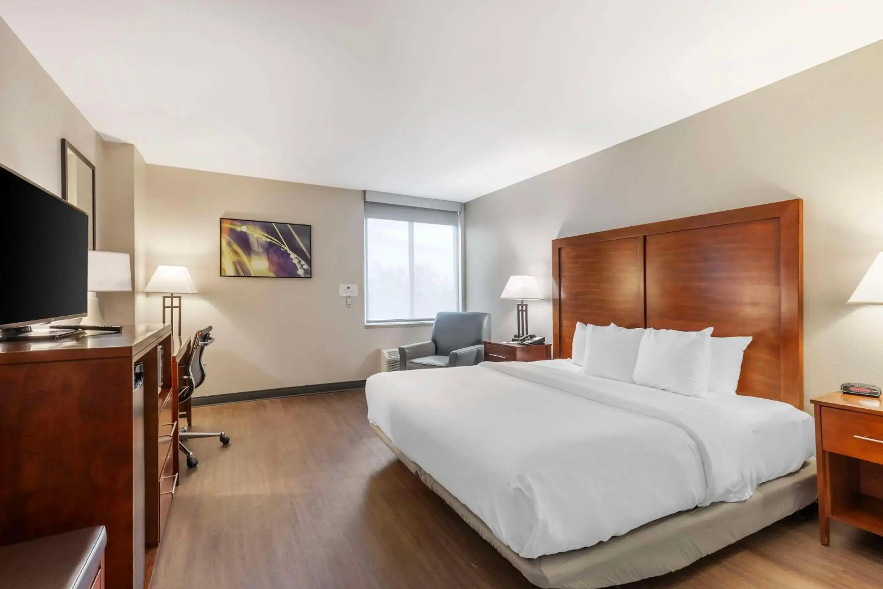 Bedroom, Bed in Comfort Inn Conference Center Bedroom, Bed in Comfort Inn Conference Center