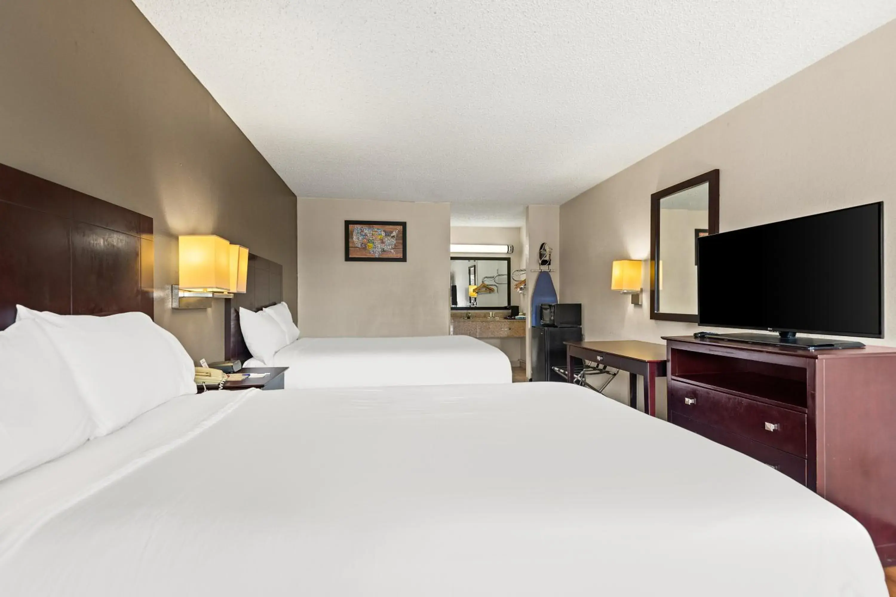 Bed in Americas Best Value Inn Laurel Bed in Americas Best Value Inn Laurel