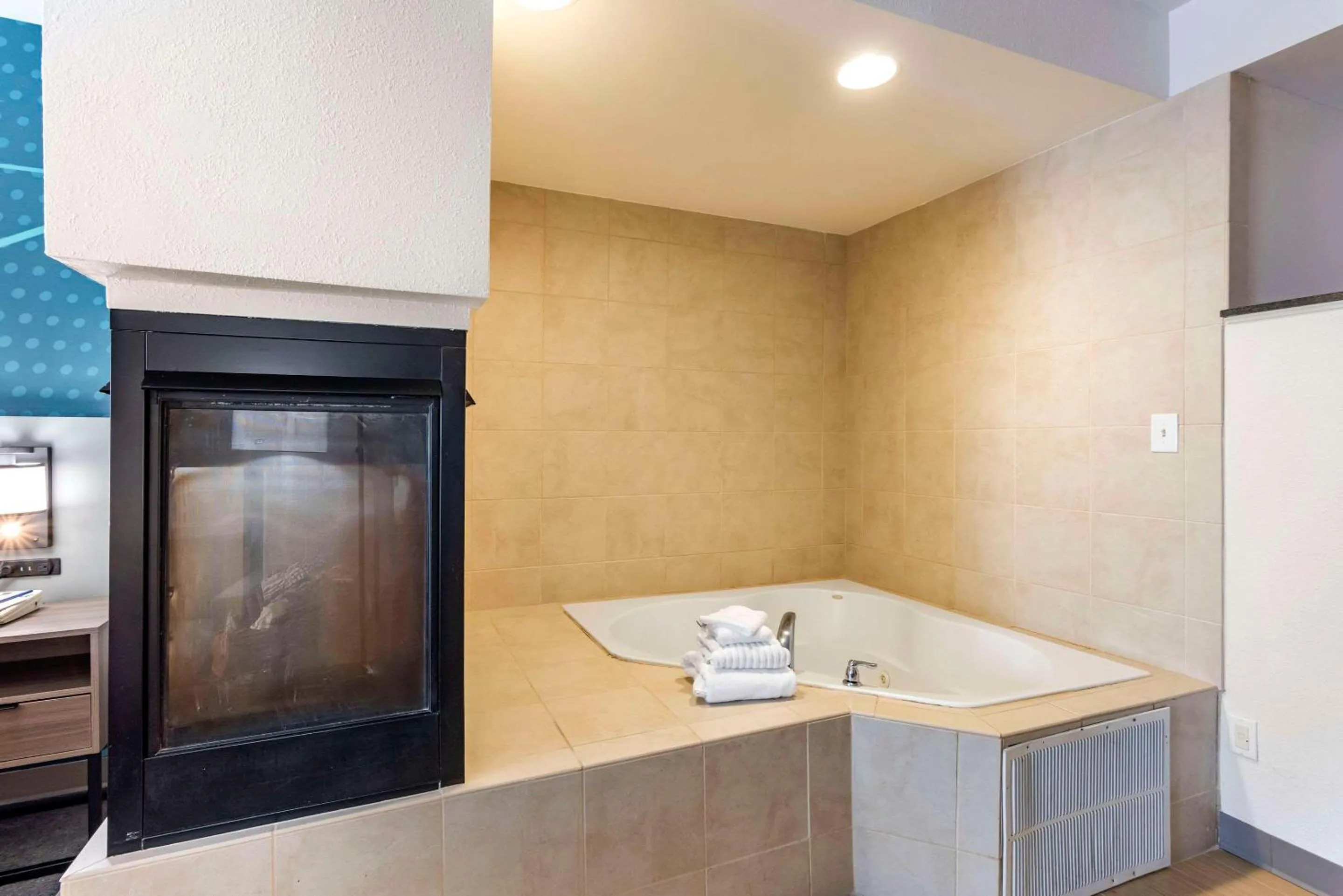 Bedroom in Comfort Suites Ocean City West