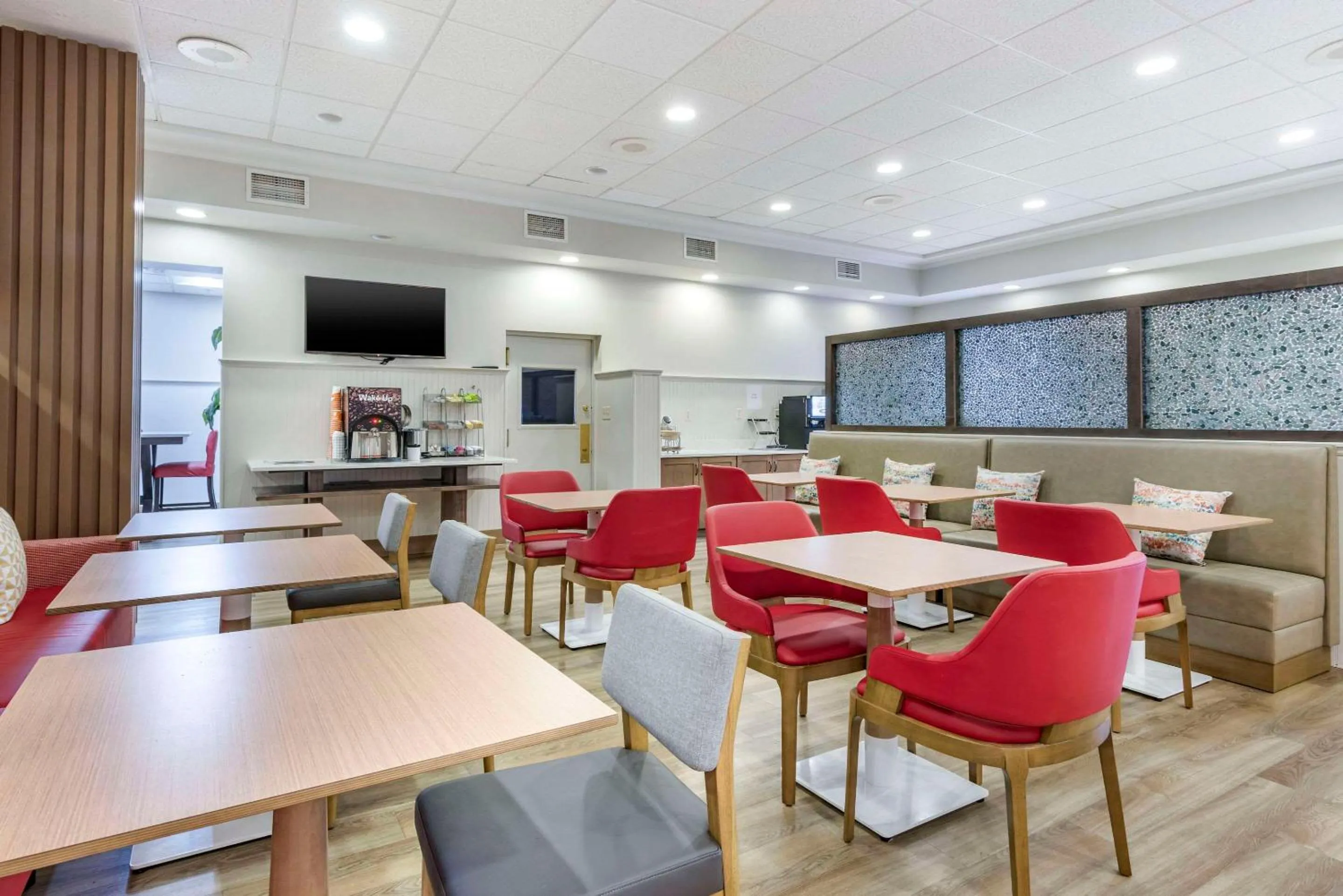 Breakfast in Comfort Suites Ocean City West