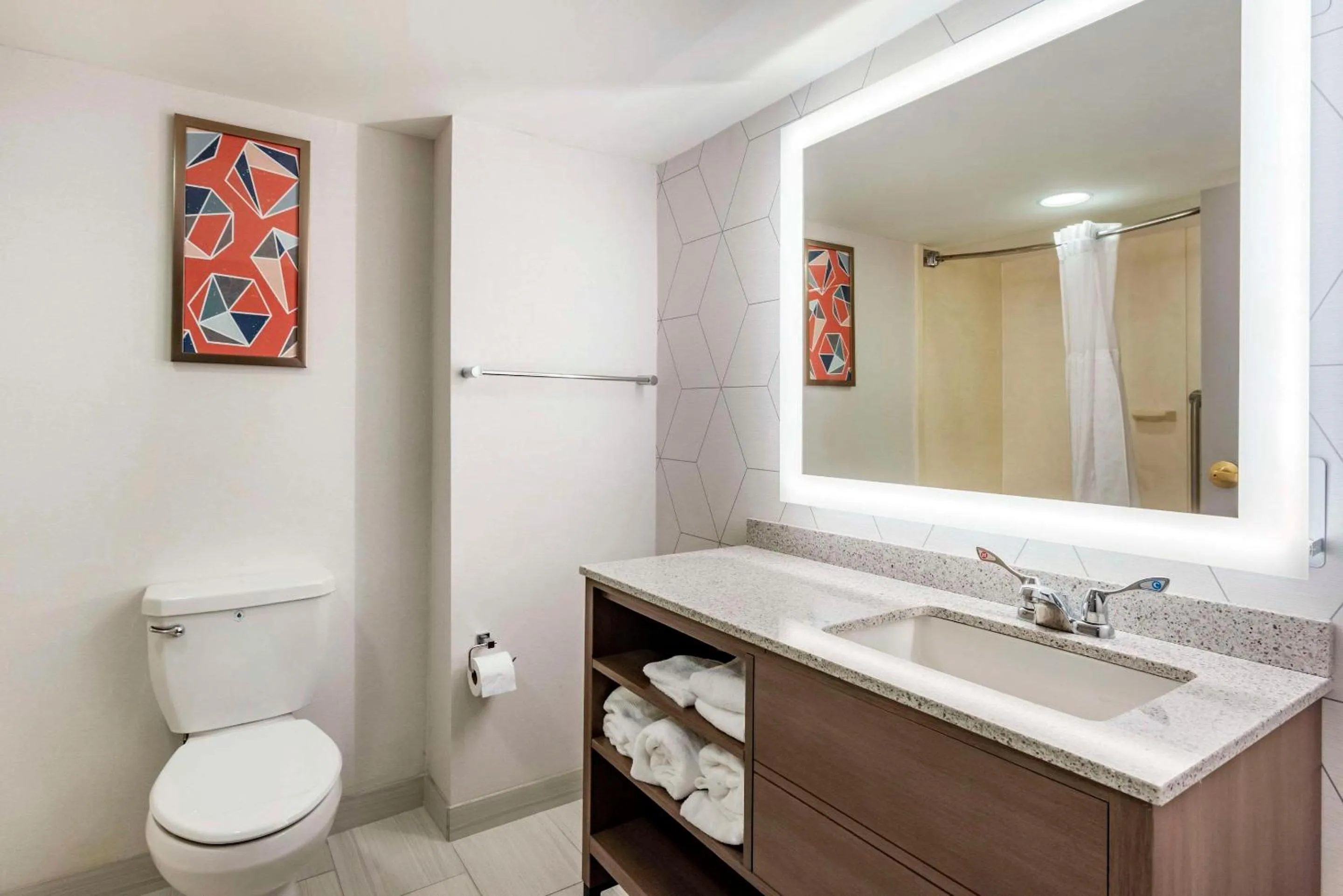 Bathroom in Comfort Suites Ocean City West