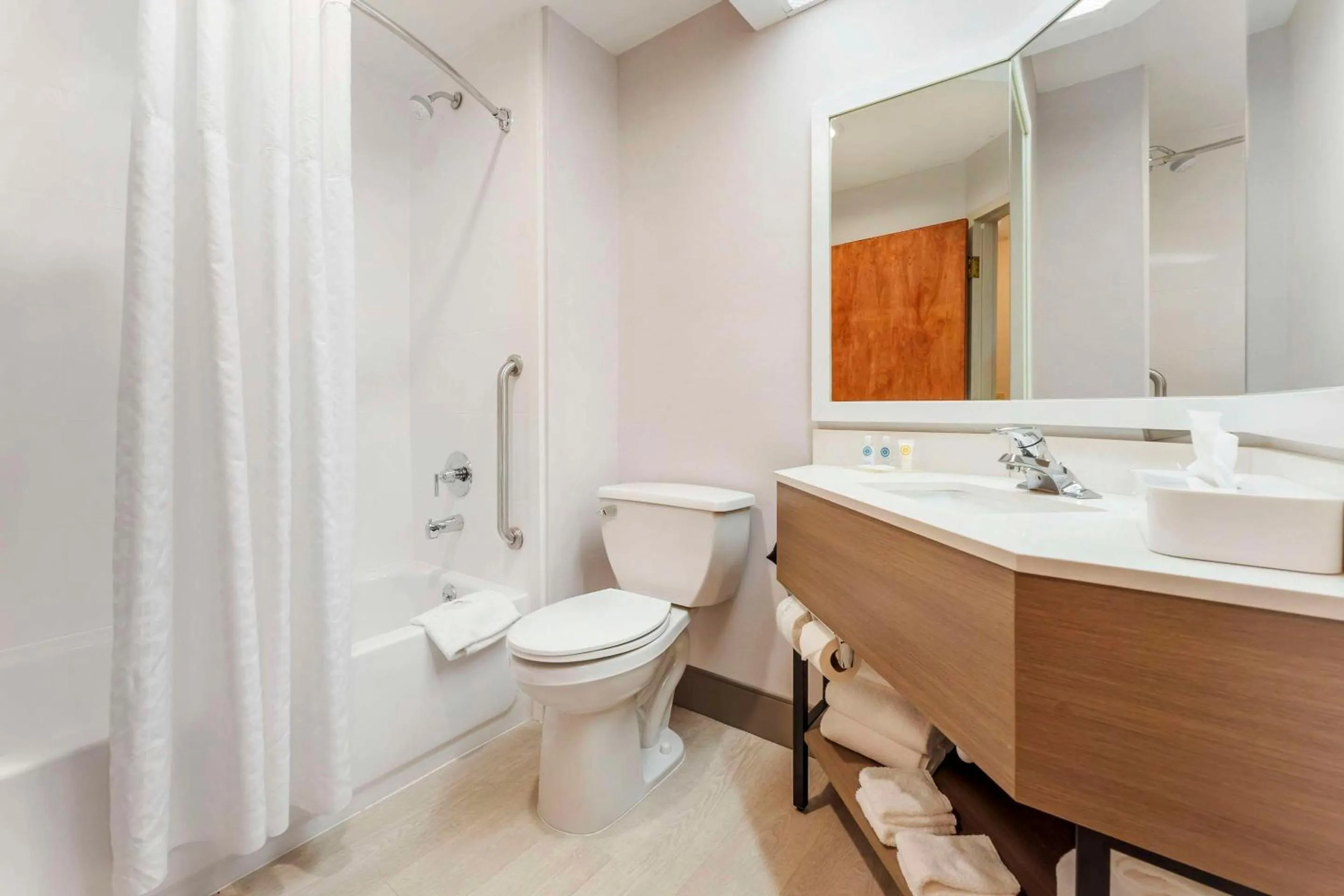 Bedroom in Comfort Inn & Suites LaVale - Cumberland