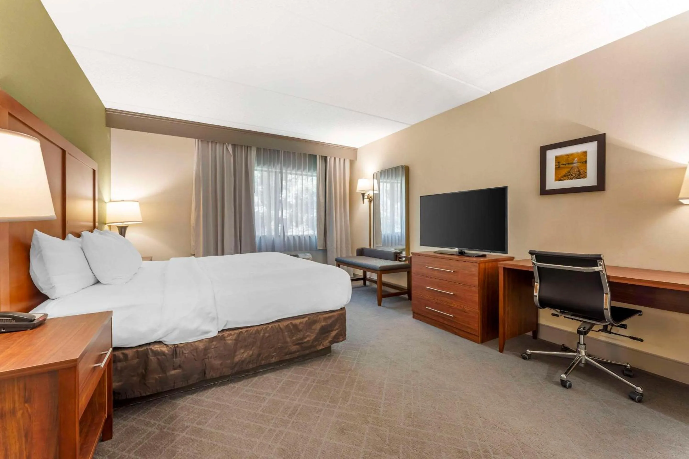 Bedroom, Bed in Comfort Inn & Suites LaVale - Cumberland