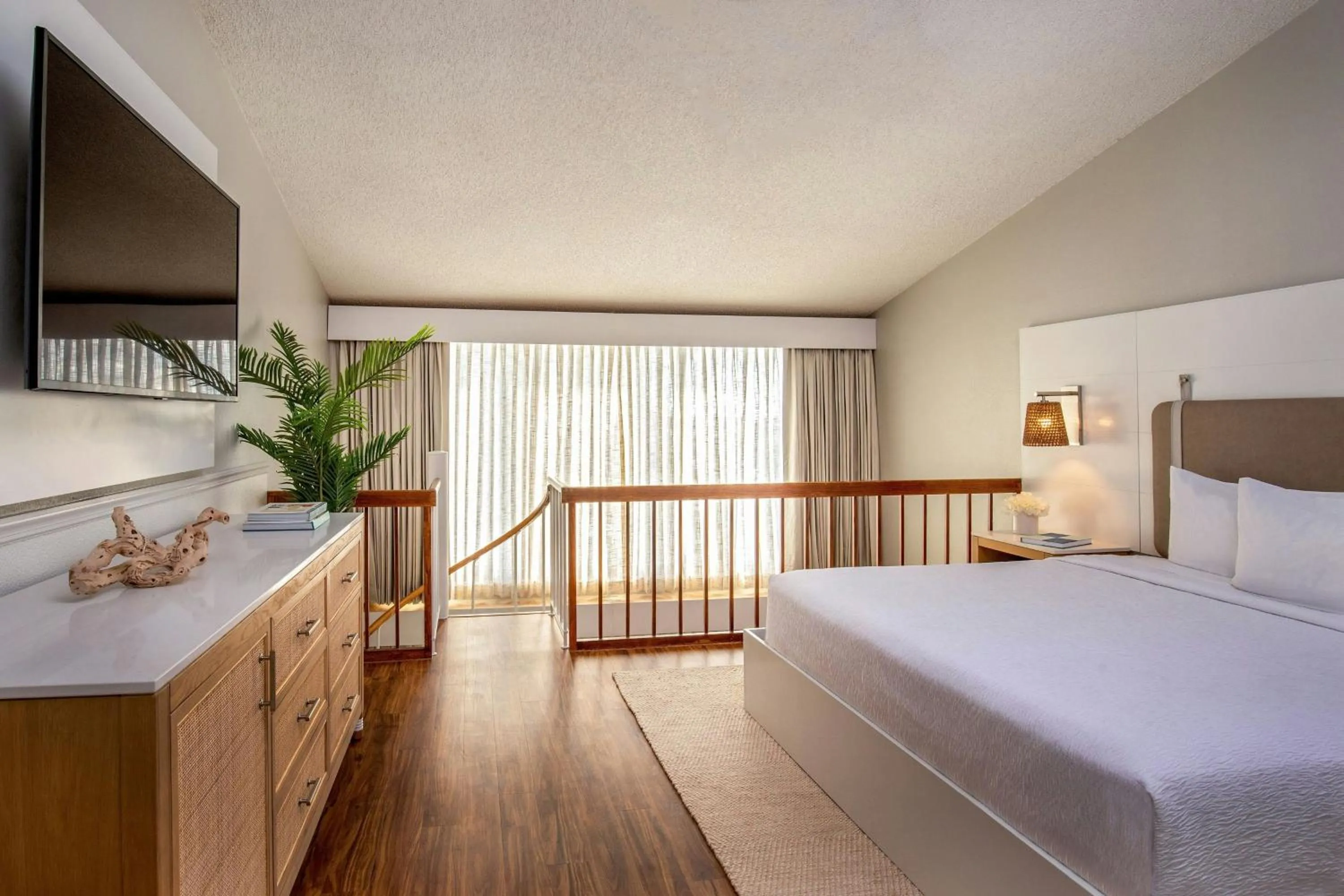 Bedroom, Bed in Ashore Oceanfront Hotel