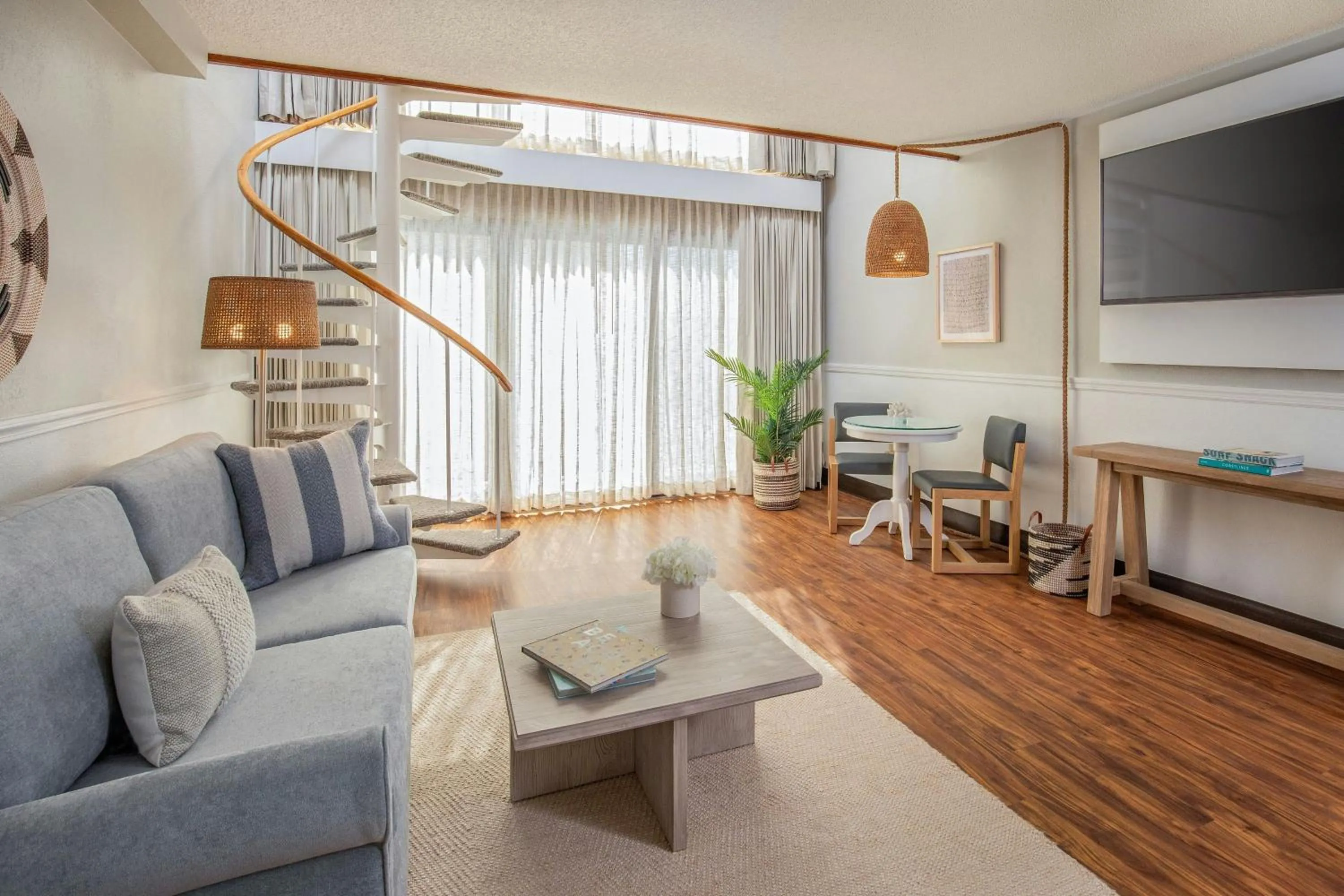 Photo of the whole room in Ashore Oceanfront Hotel