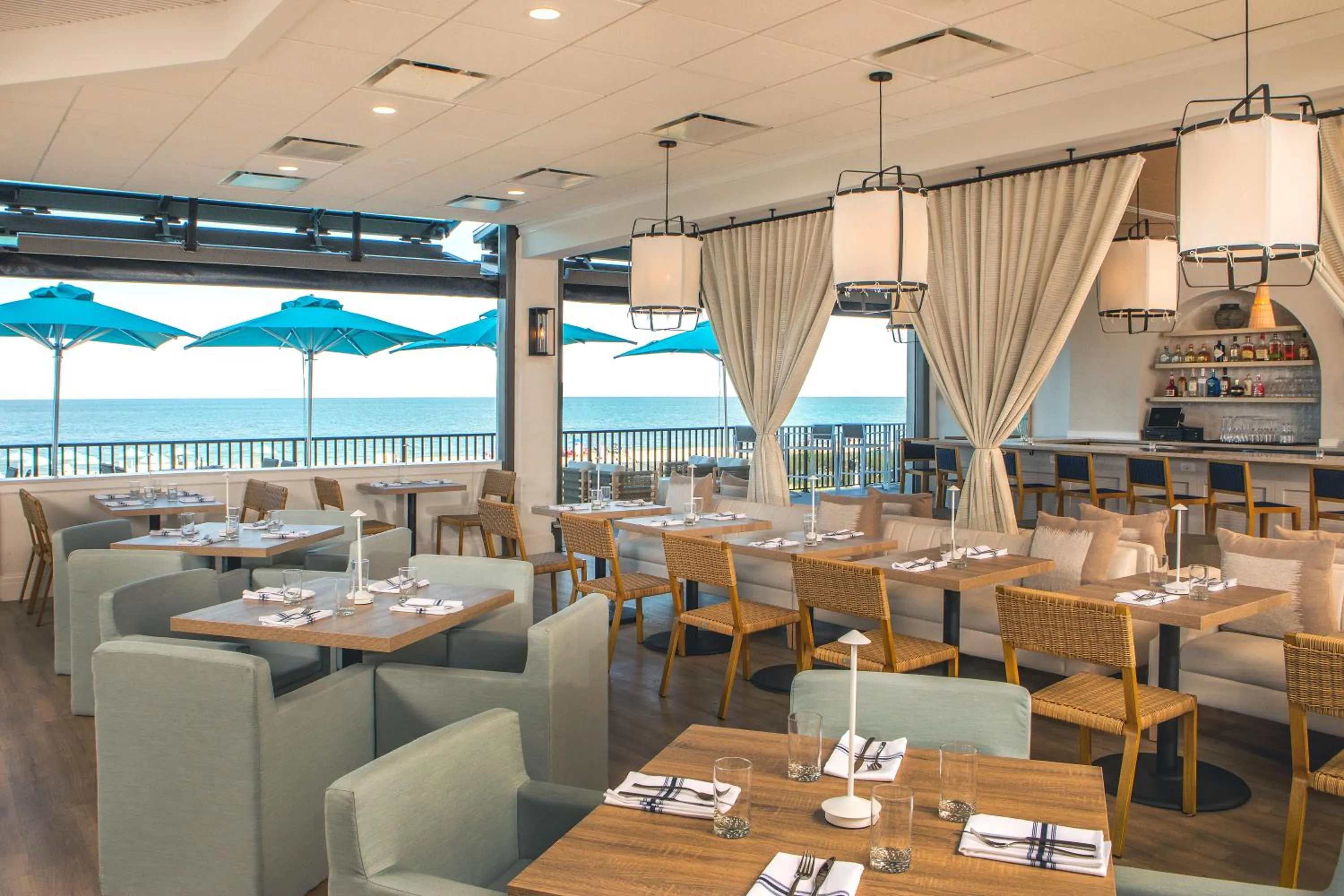 Restaurant/places to eat in Ashore Resort & Beach Club