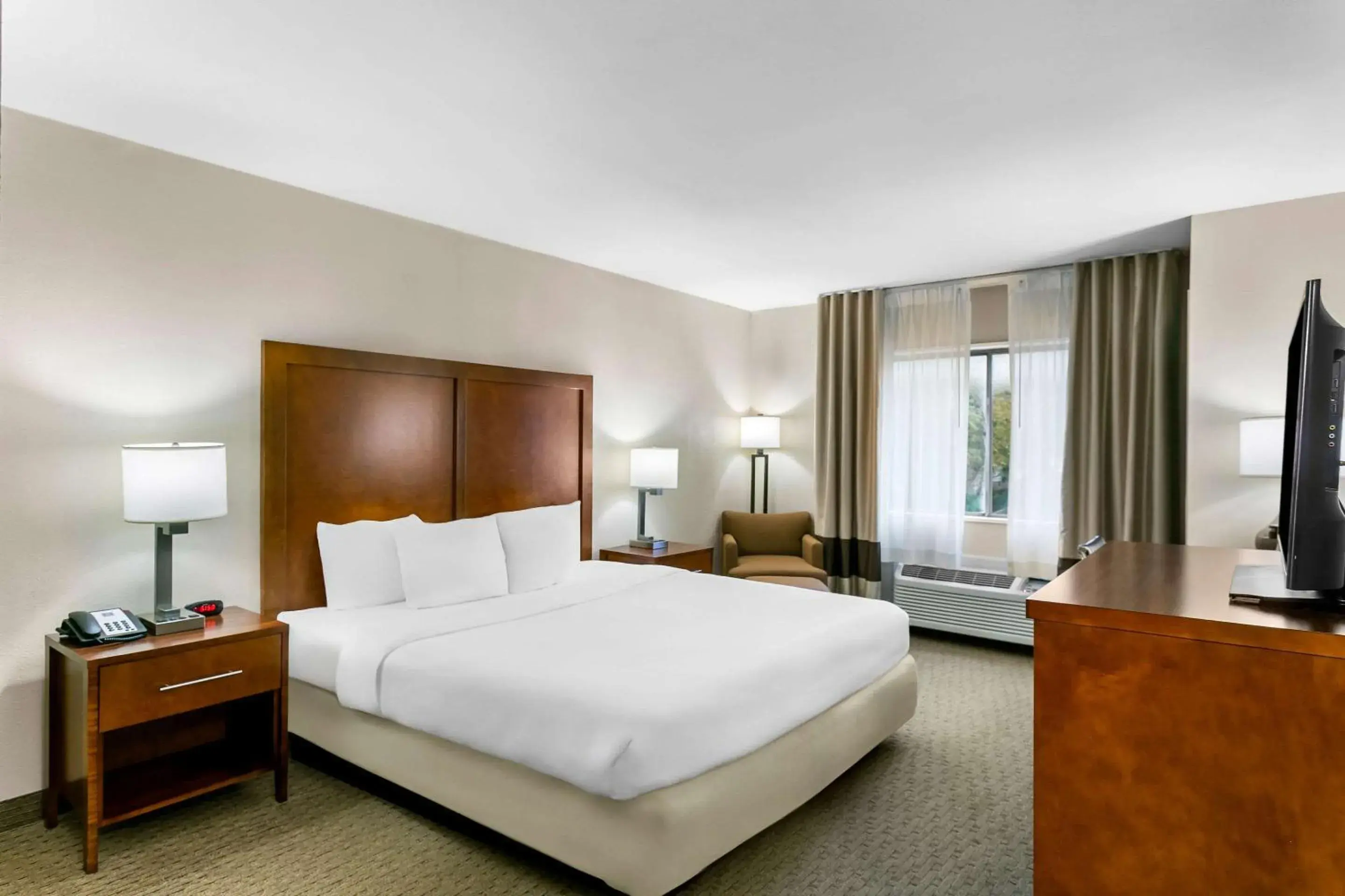 Bedroom, Bed in Comfort Inn Red Horse Frederick Bedroom, Bed in Comfort Inn Red Horse Frederick