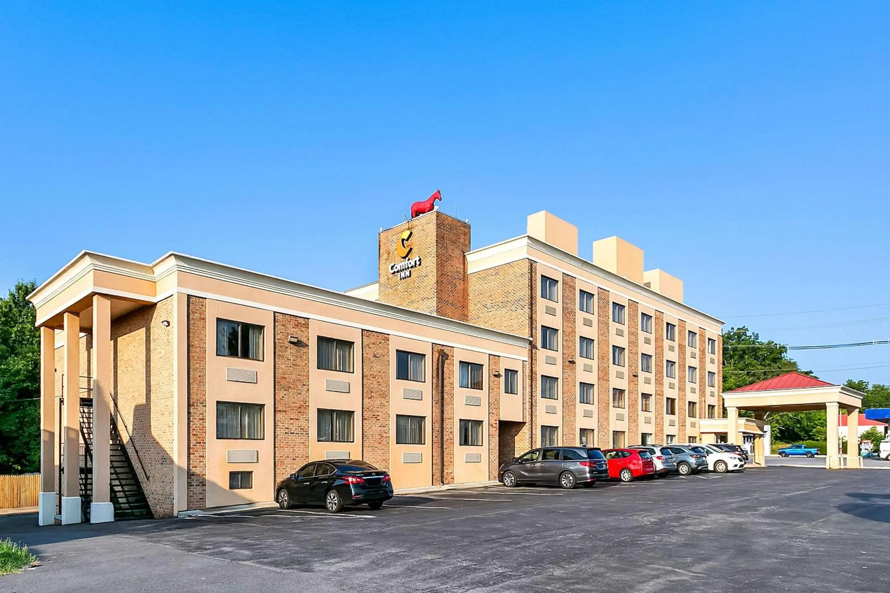 Property building in Comfort Inn Red Horse Frederick Property building in Comfort Inn Red Horse Frederick