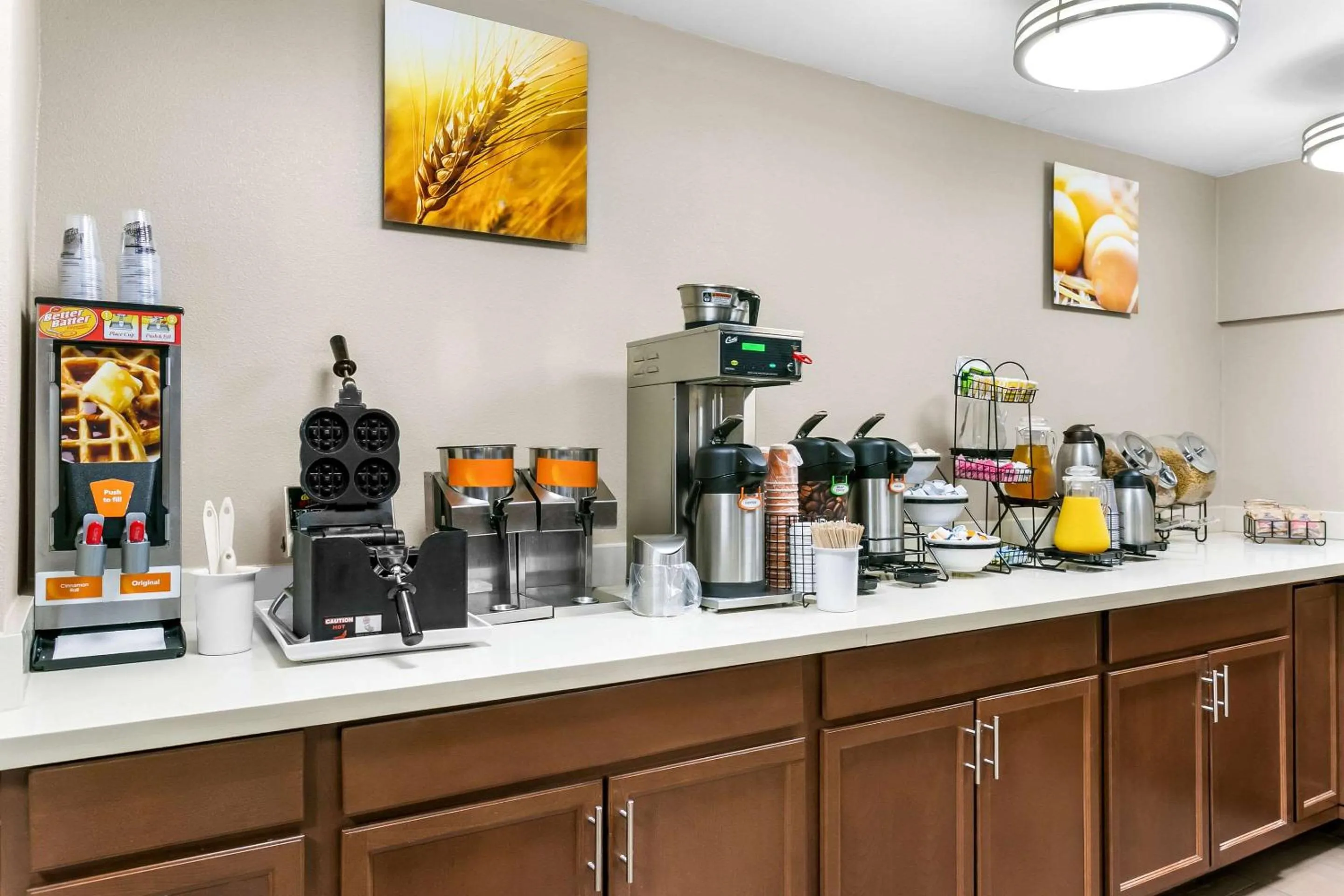 Breakfast in Comfort Inn Red Horse Frederick