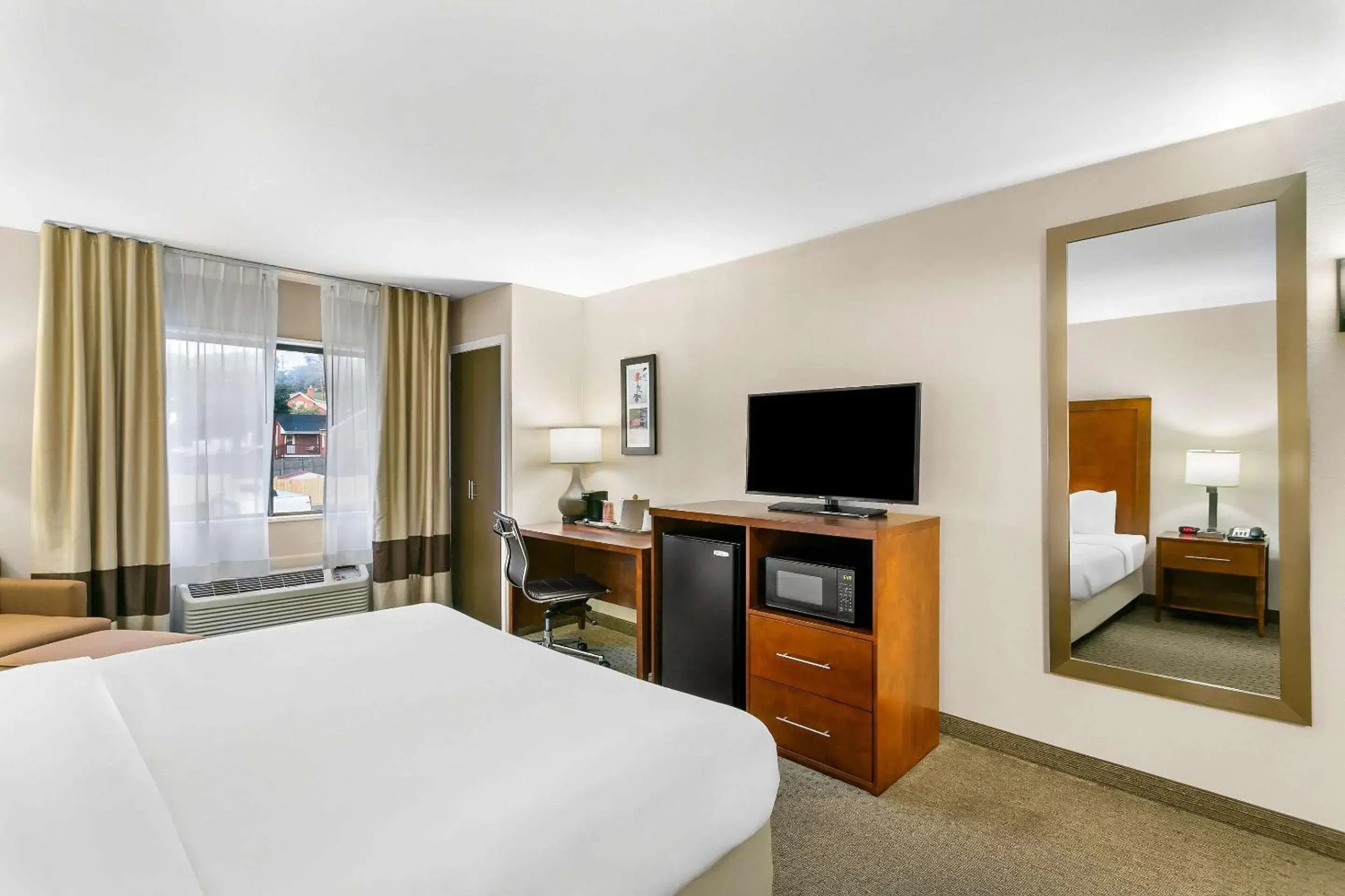 Bedroom, Bed in Comfort Inn Red Horse Frederick Bedroom, Bed in Comfort Inn Red Horse Frederick