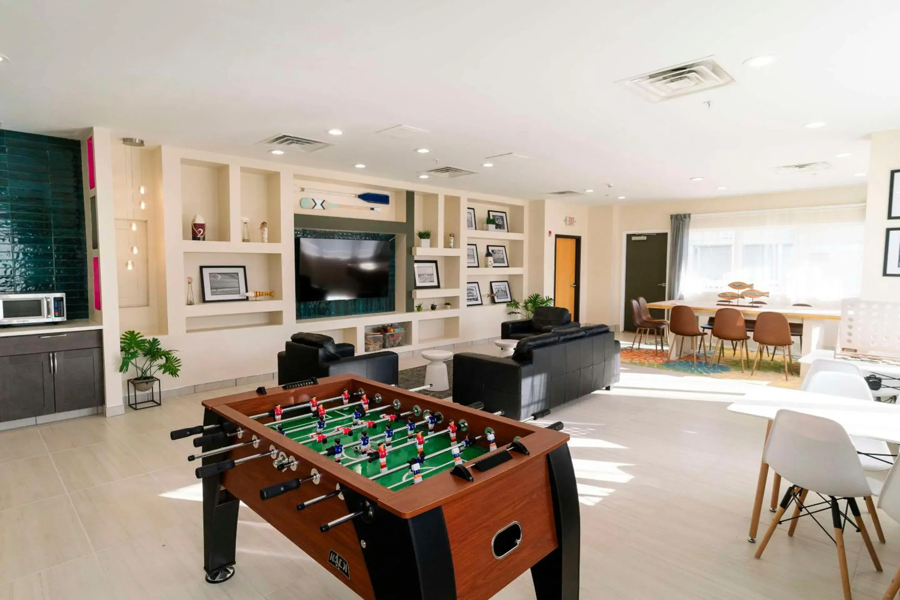 Restaurant/places to eat in Gateway Hotel & Suites, an Ascend Collection Hotel Restaurant/places to eat in Gateway Hotel & Suites, an Ascend Collection Hotel