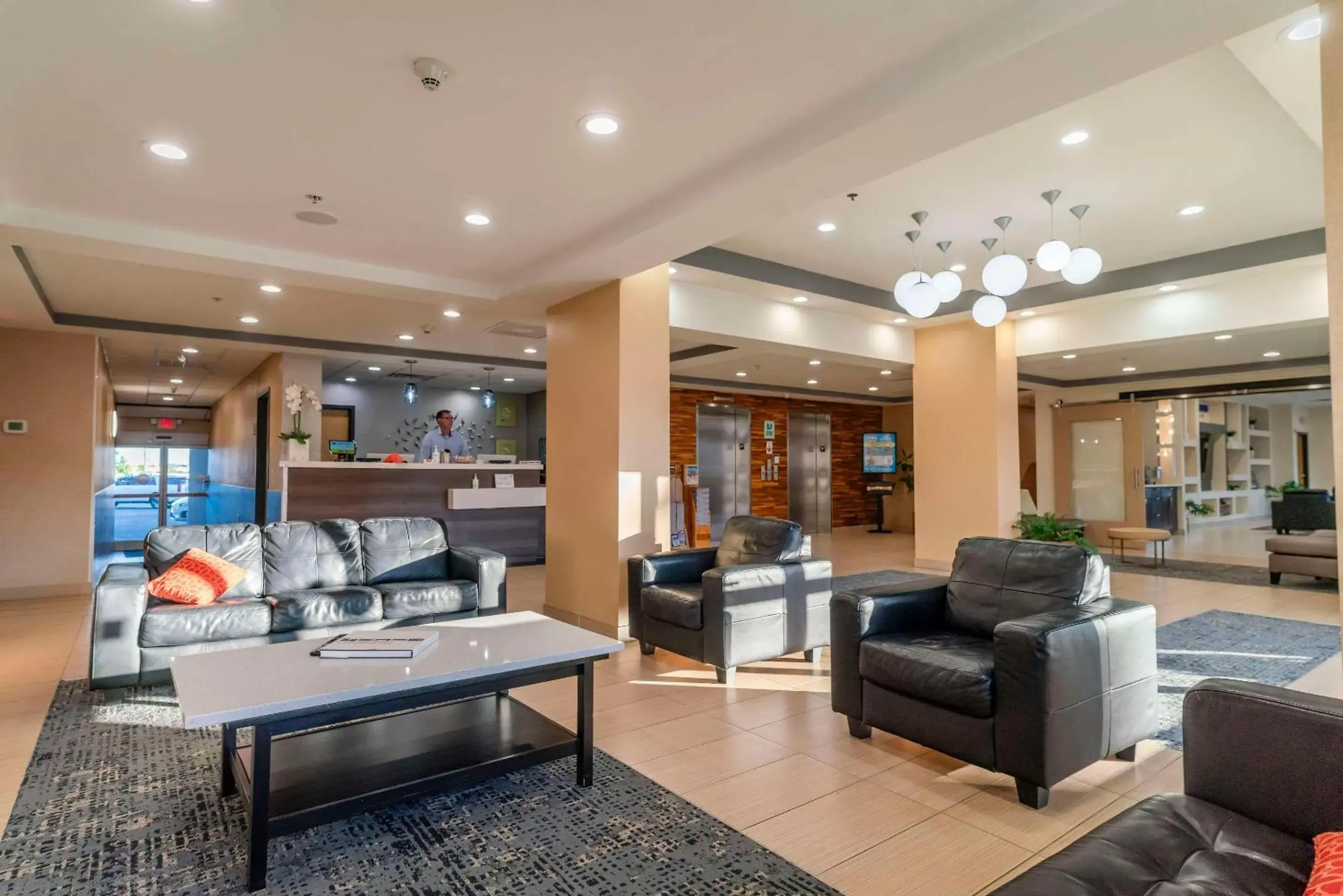 Lobby or reception in Gateway Hotel & Suites, an Ascend Collection Hotel Lobby or reception in Gateway Hotel & Suites, an Ascend Collection Hotel