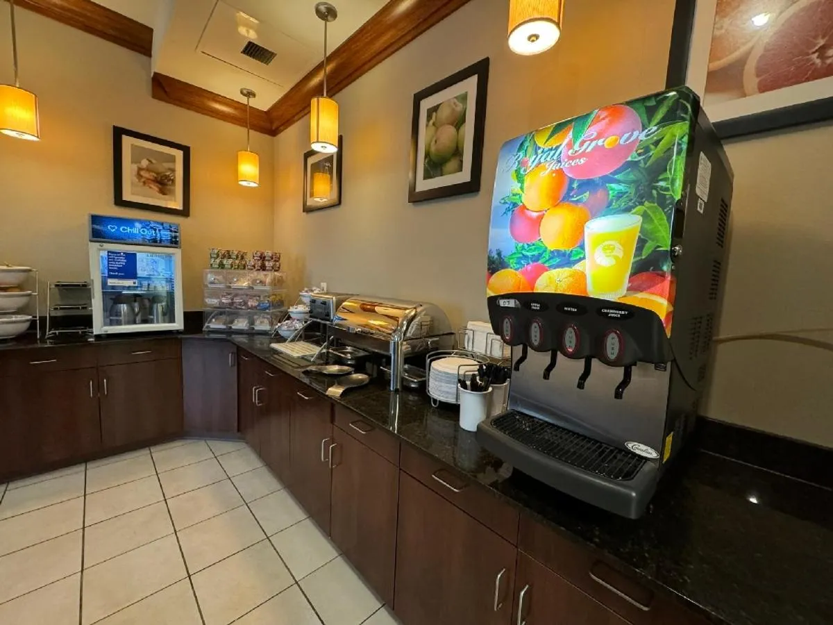 Breakfast in Comfort Inn & Suites Lexington Park near Pax River
