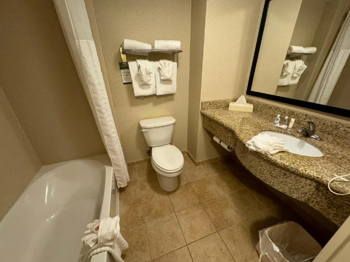 Comfort Inn & Suites Lexington Park near Pax River