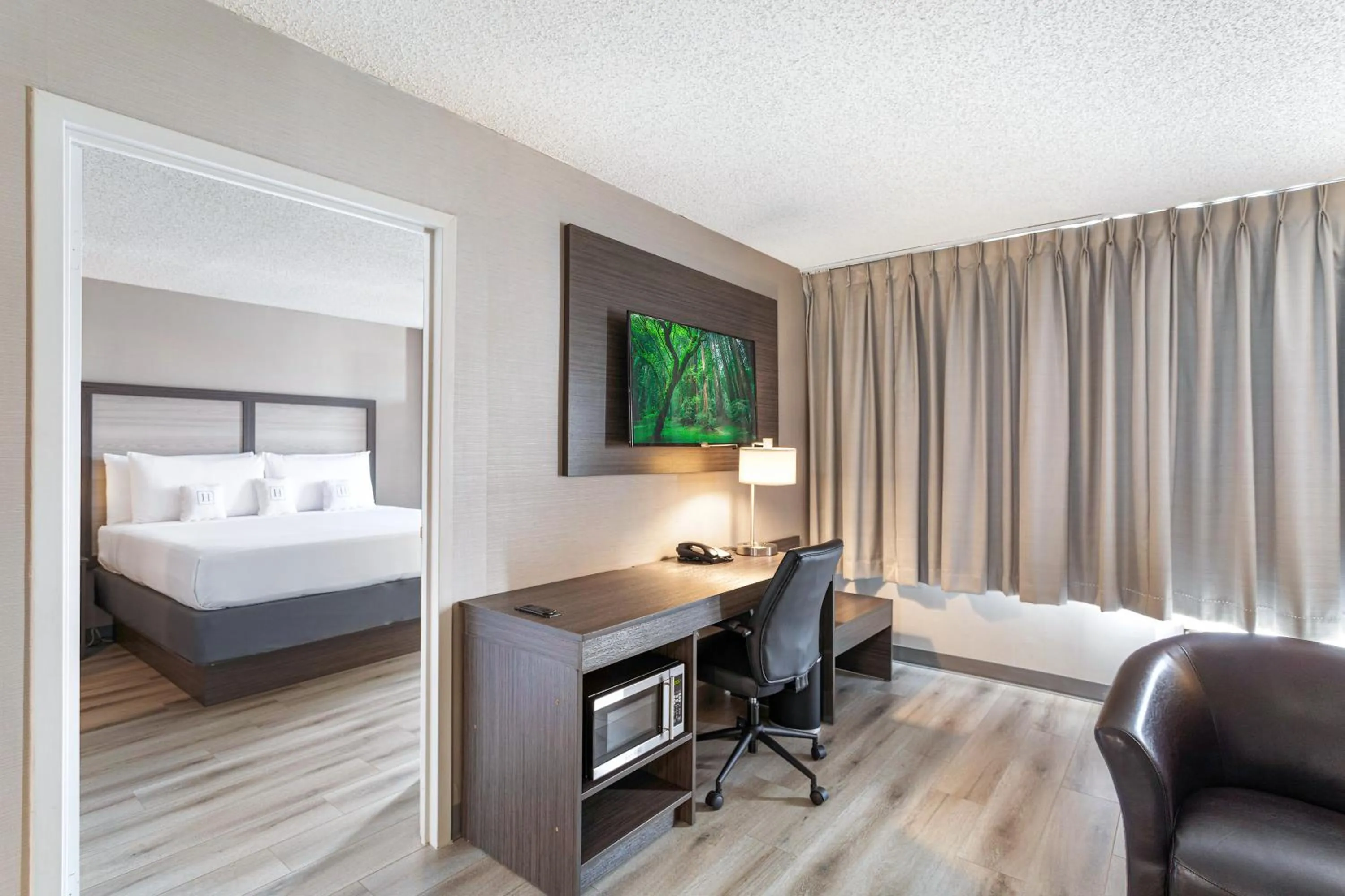 Bedroom in Harborside Hotel