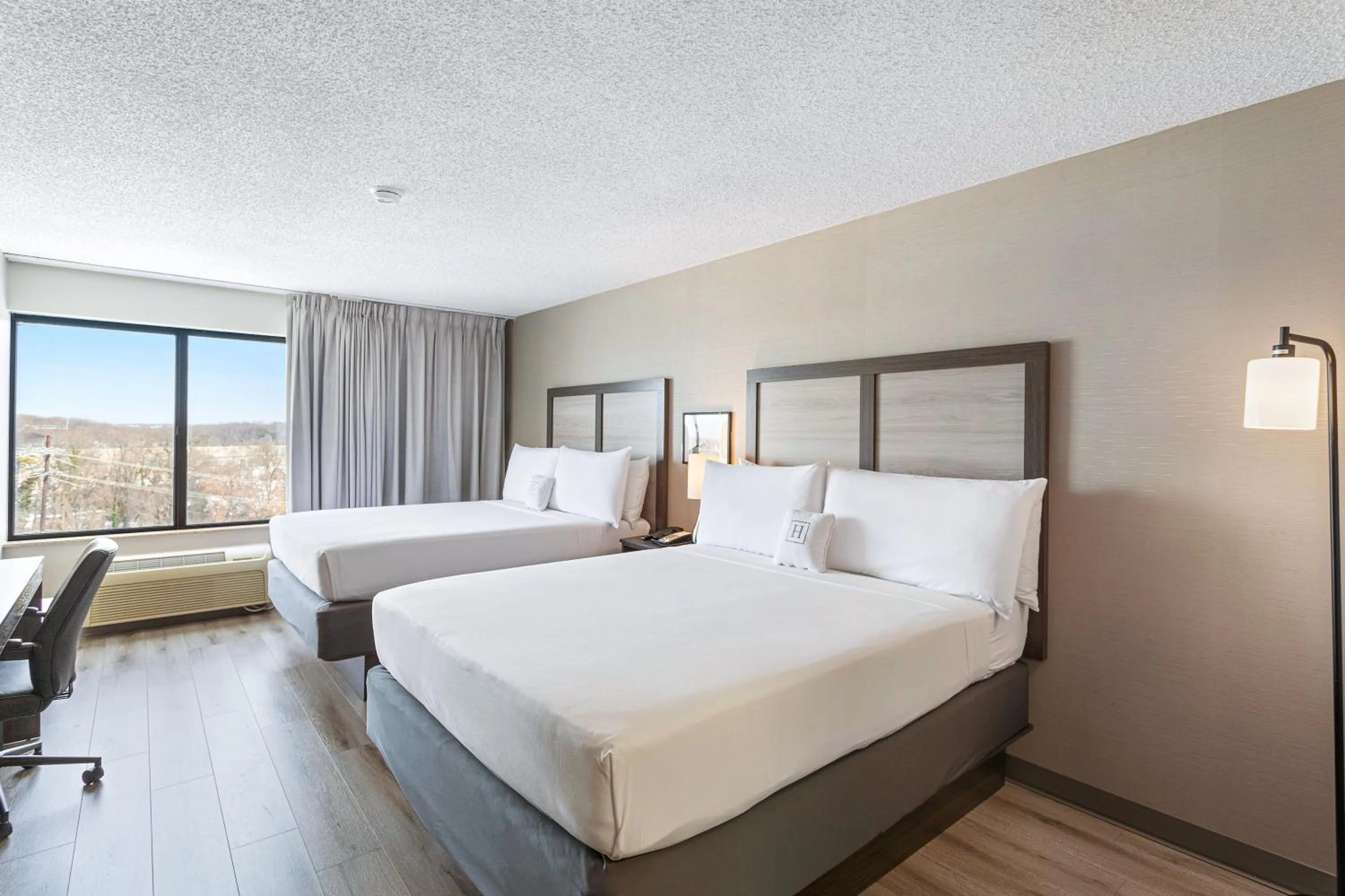 Bedroom in Harborside Hotel