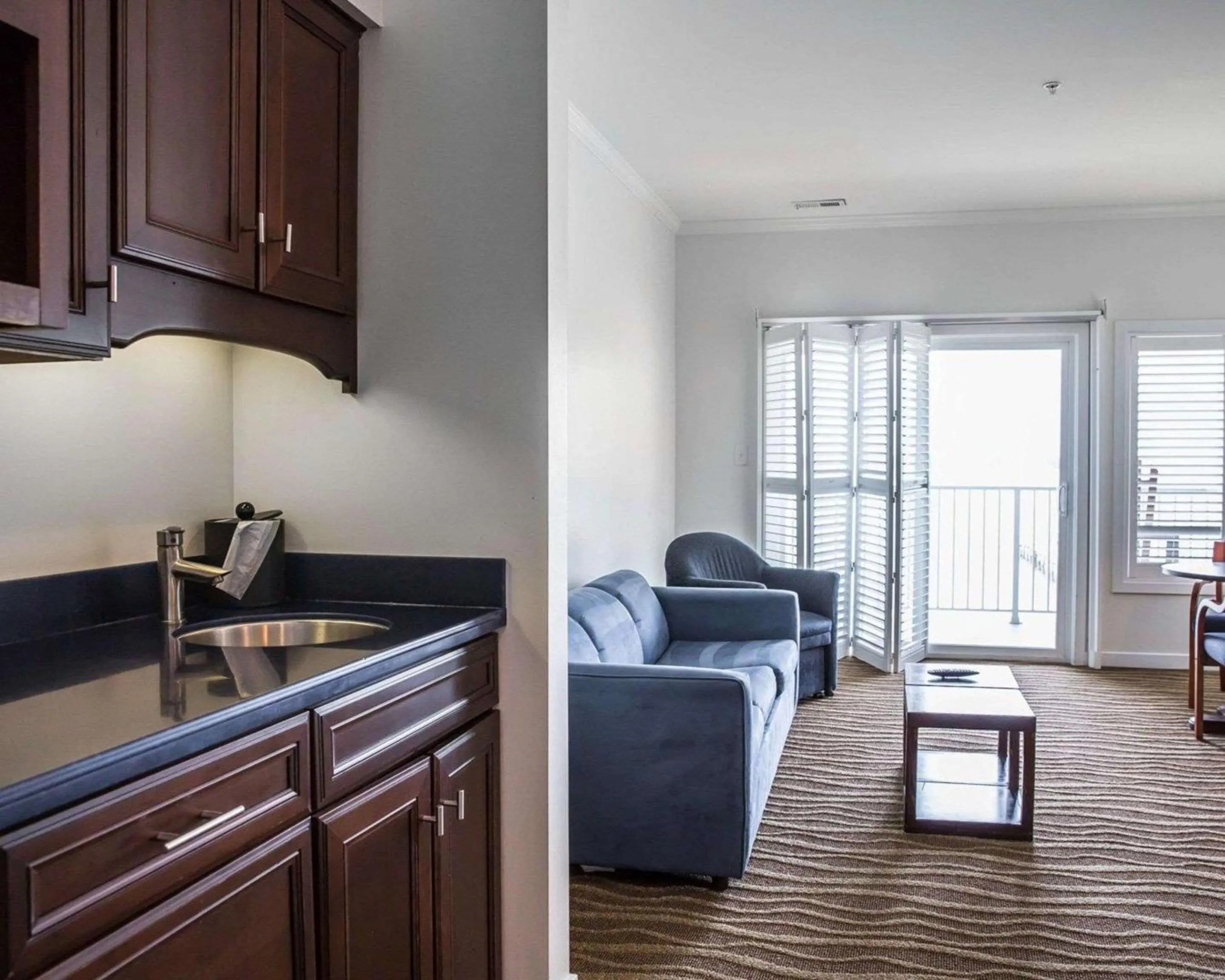 Bedroom in Island Inn & Suites, an Ascend Collection Hotel