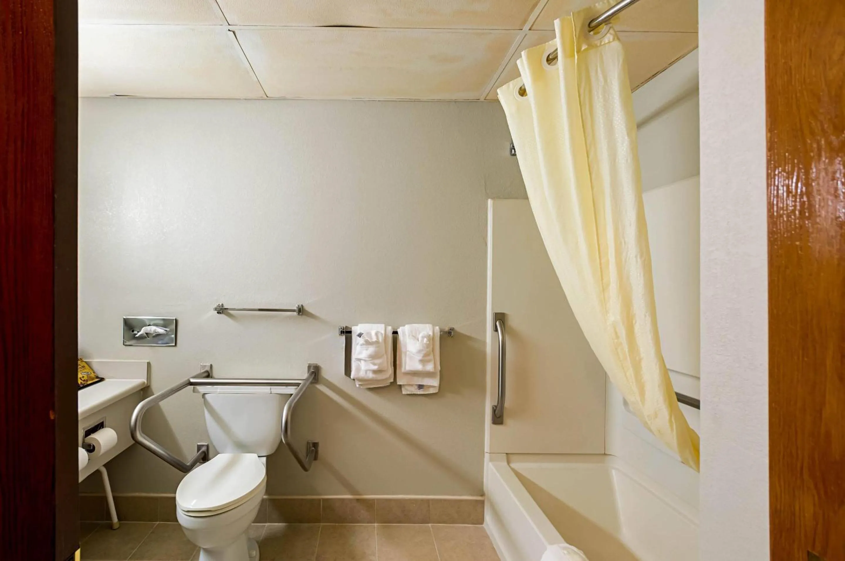 Bedroom in Quality Inn Salisbury North