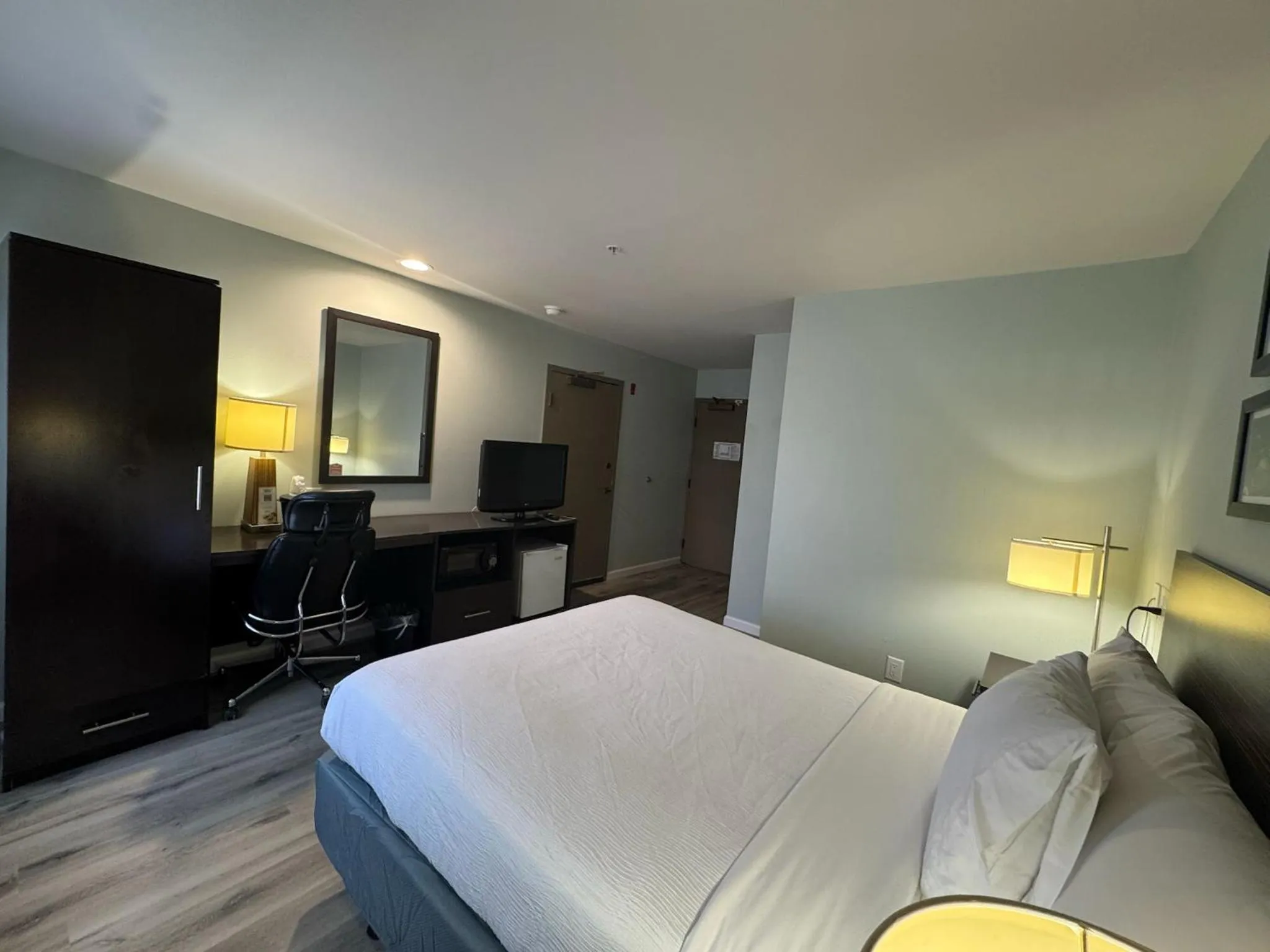 Bed in Wingate by Wyndham Bel Air I-95 Exit 77A - APG Area