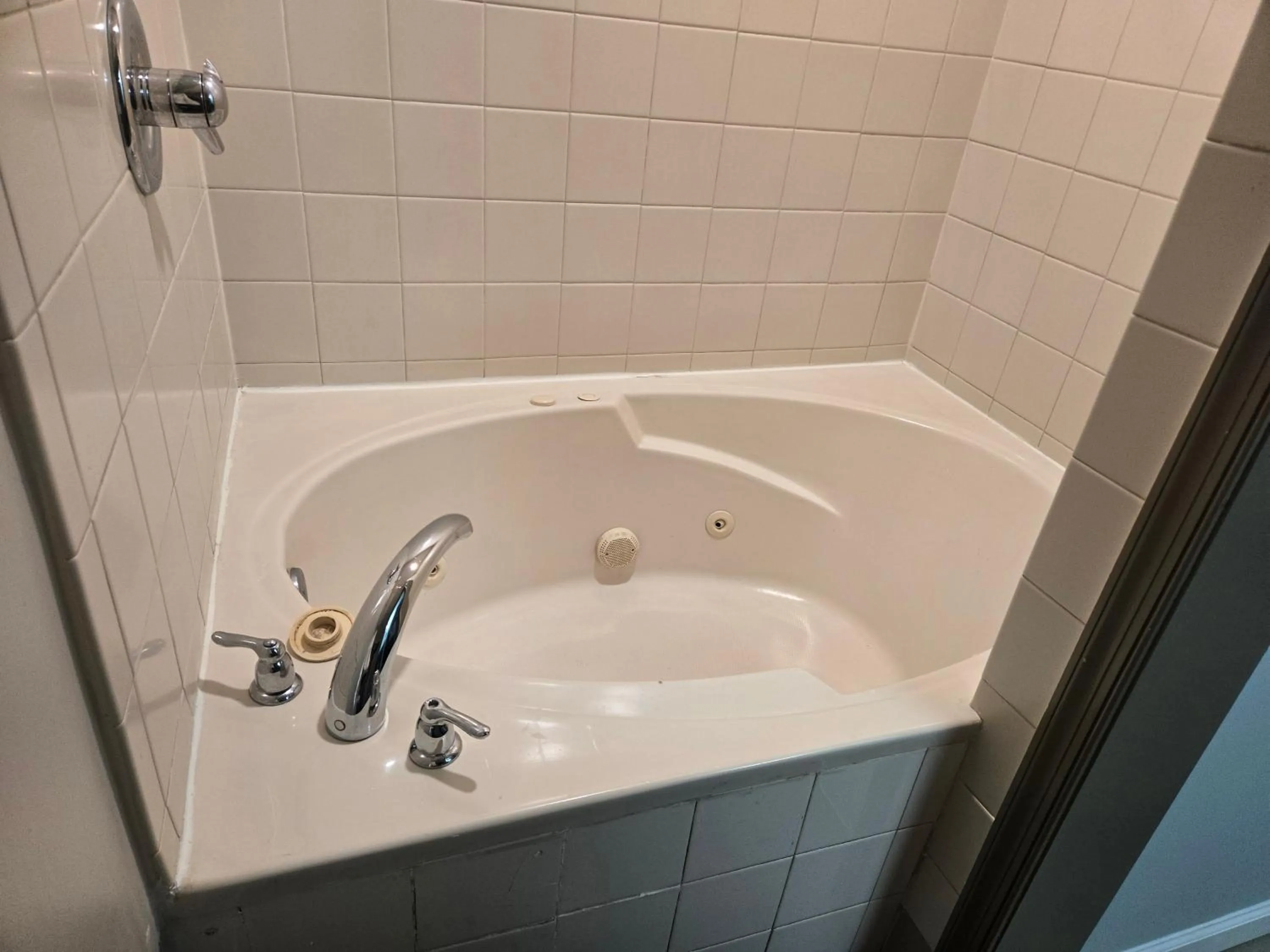 Bath in Wingate by Wyndham Bel Air I-95 Exit 77A - APG Area