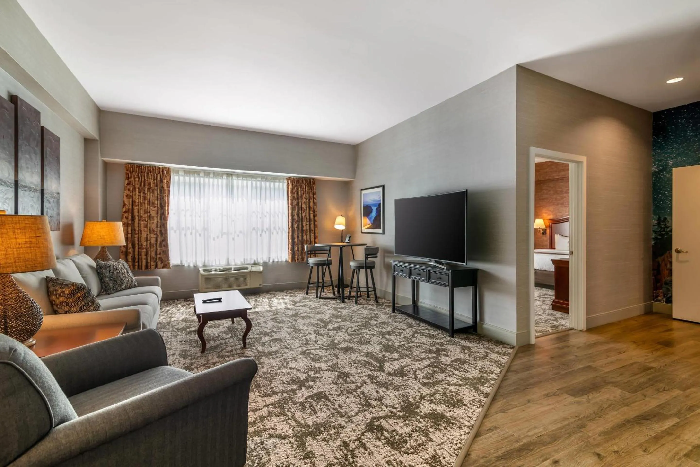 Bedroom in Maine Evergreen Hotel, an Ascend Collection Hotel