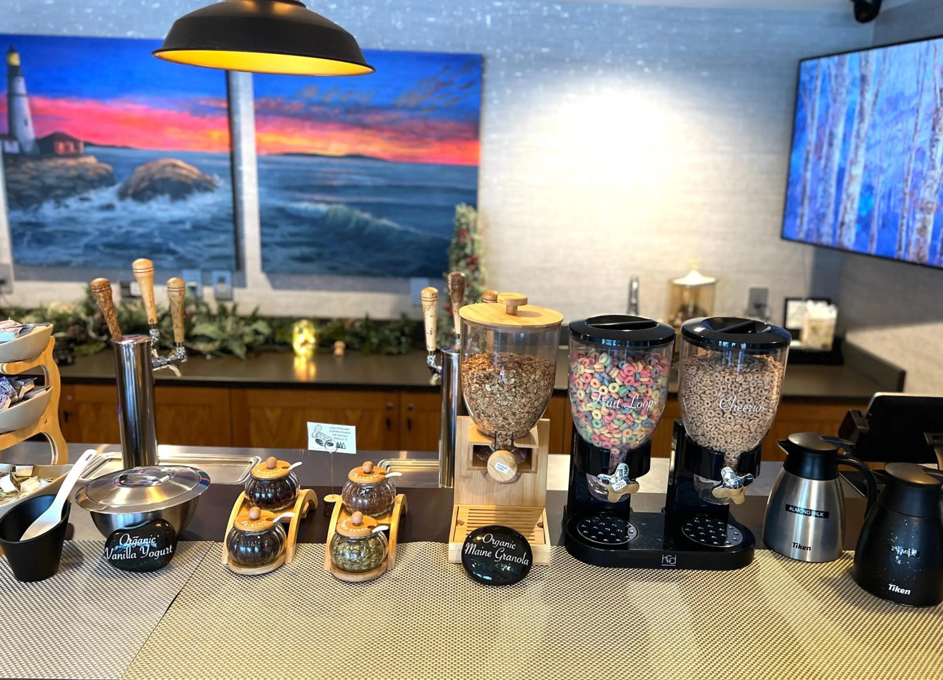 Breakfast in Maine Evergreen Hotel, an Ascend Collection Hotel