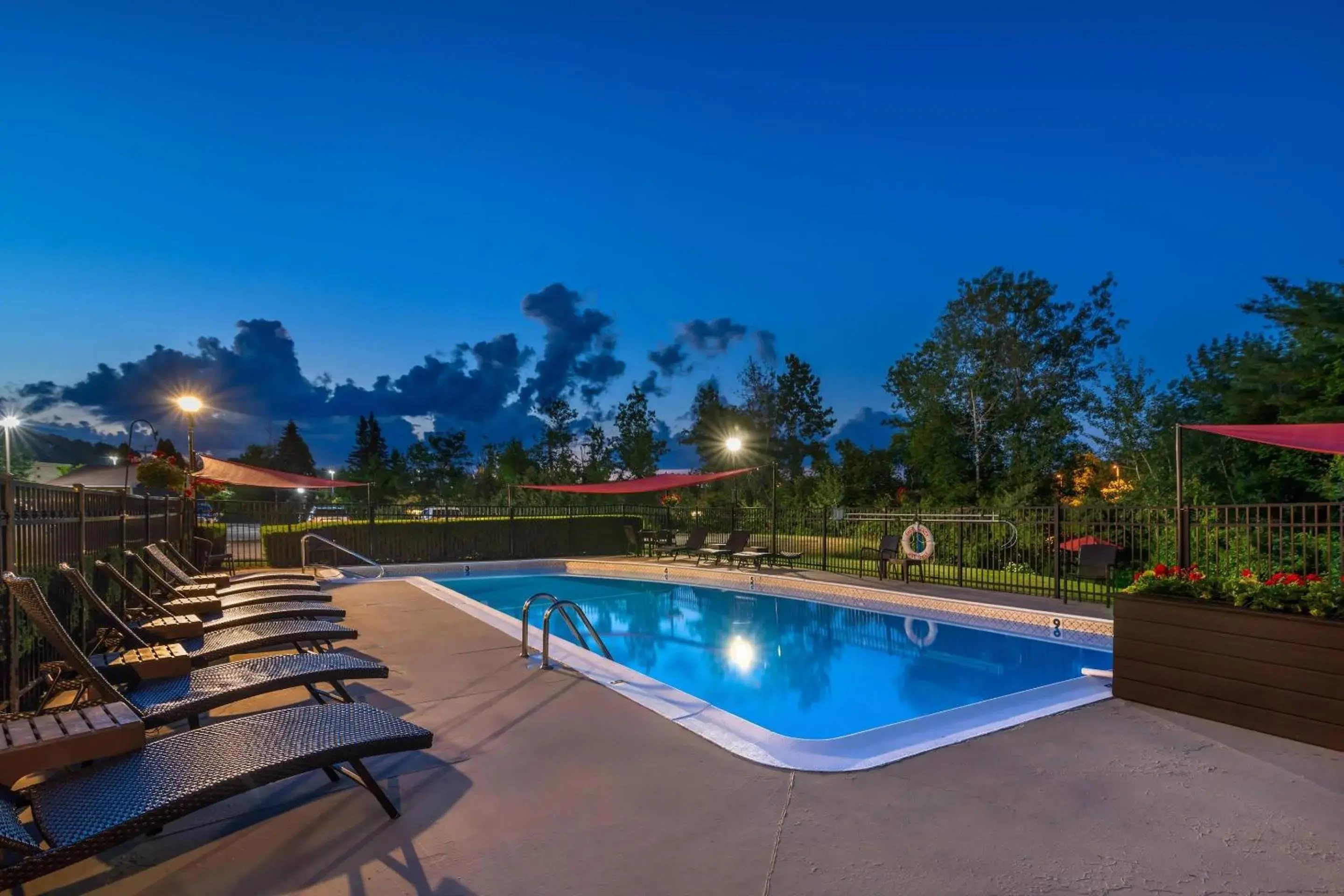 Swimming pool in Maine Evergreen Hotel, an Ascend Collection Hotel Swimming pool in Maine Evergreen Hotel, an Ascend Collection Hotel