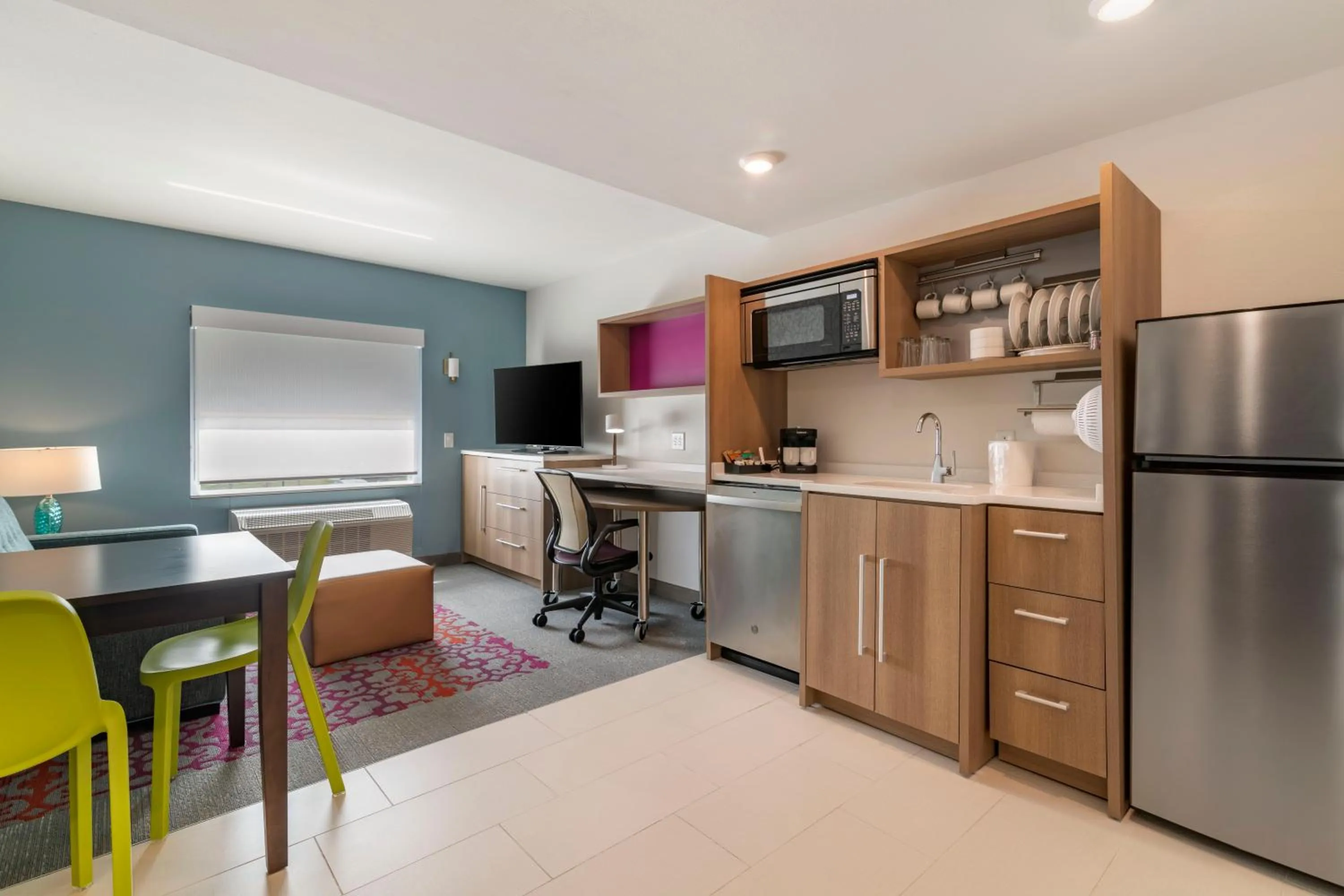 Kitchen or kitchenette in Home2 Suites by Hilton Bangor