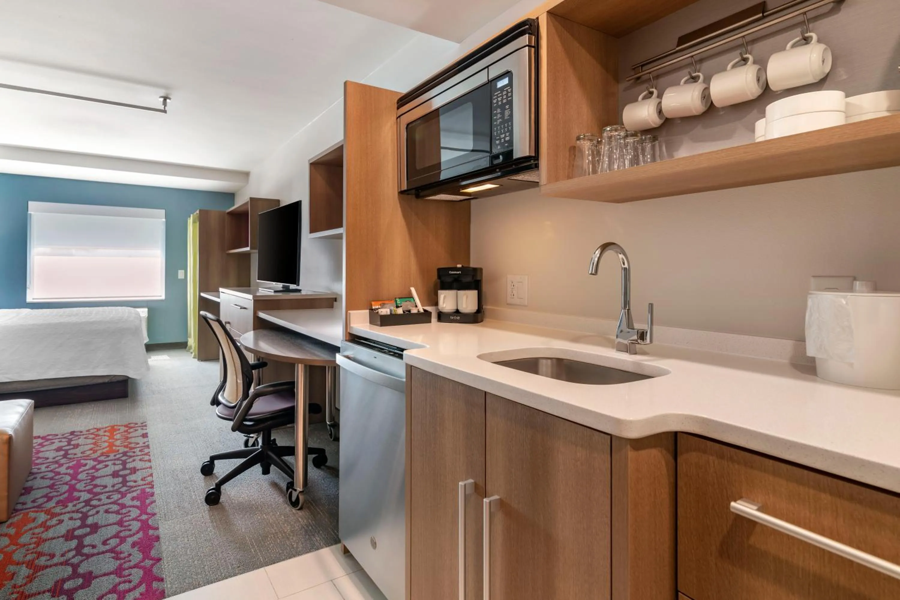 Kitchen or kitchenette in Home2 Suites by Hilton Bangor