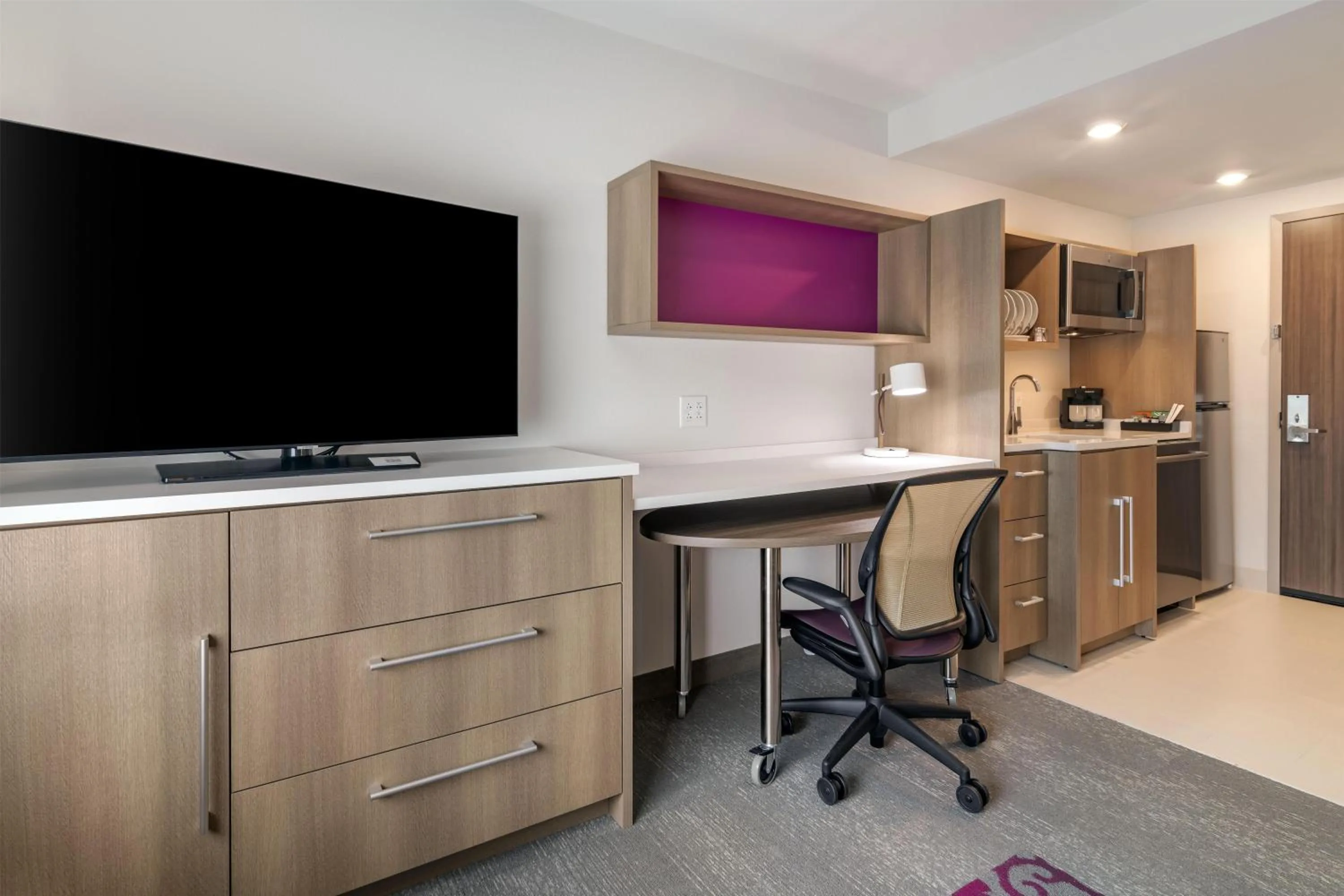 Bedroom in Home2 Suites by Hilton Bangor