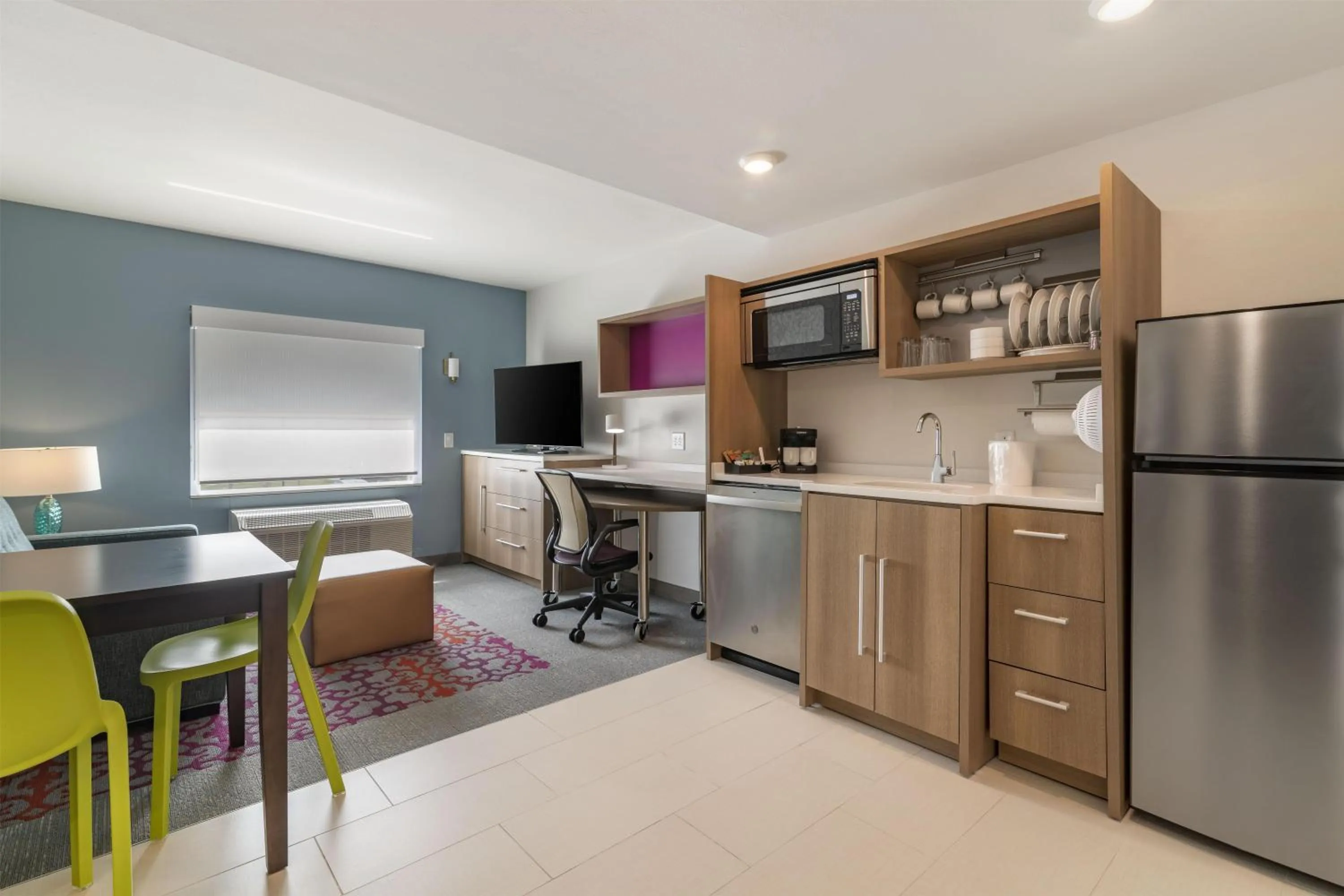 Kitchen or kitchenette in Home2 Suites by Hilton Bangor