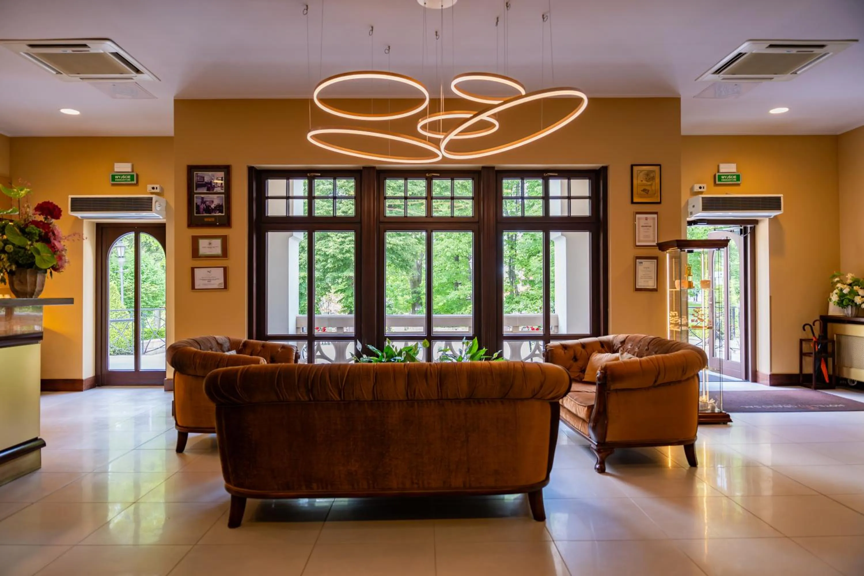 Property building in Grand Sal